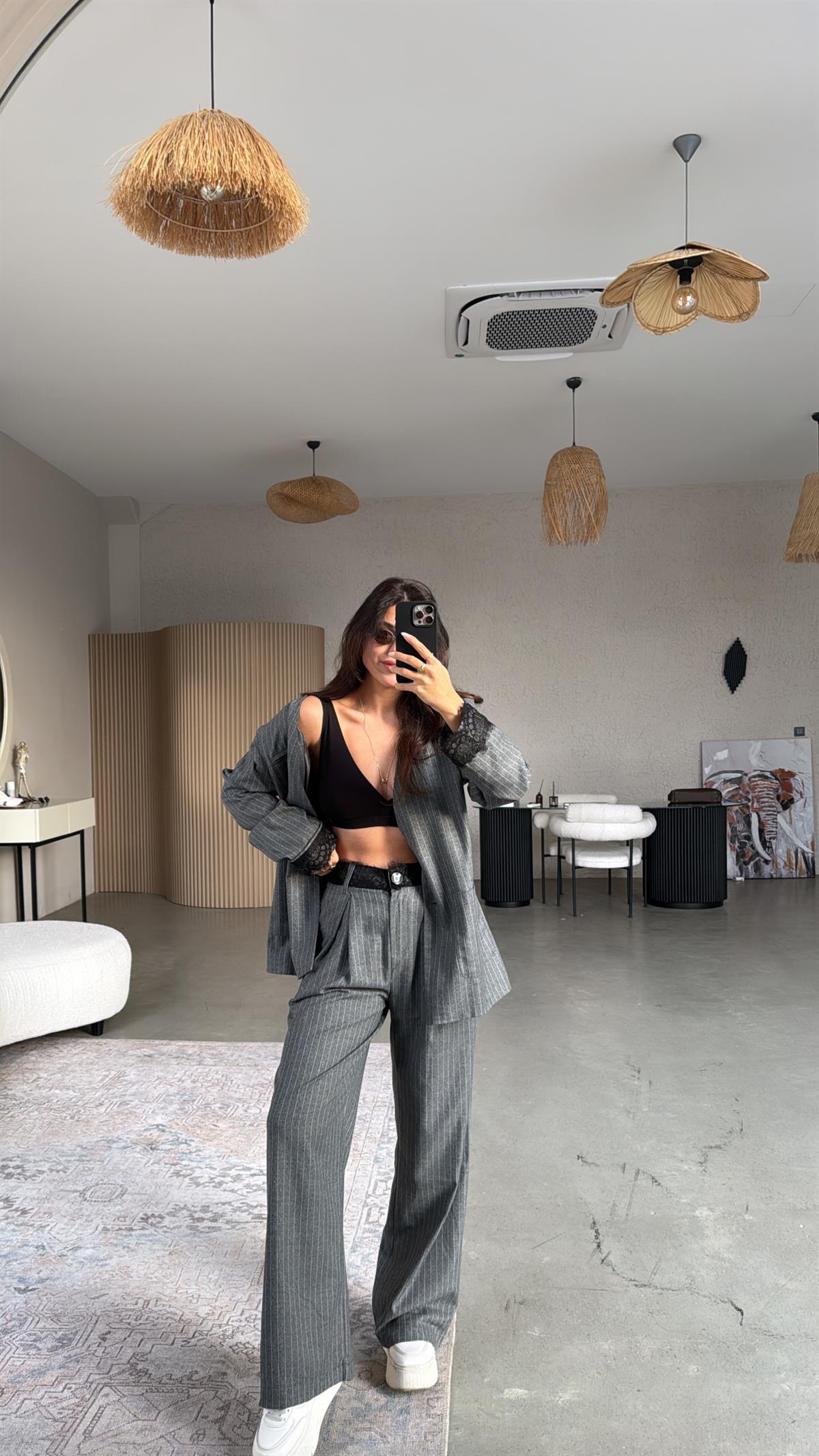 Antrasit Çizgili Dantel Detaylı Klasik Ceket Kumaş Pantolon Takım