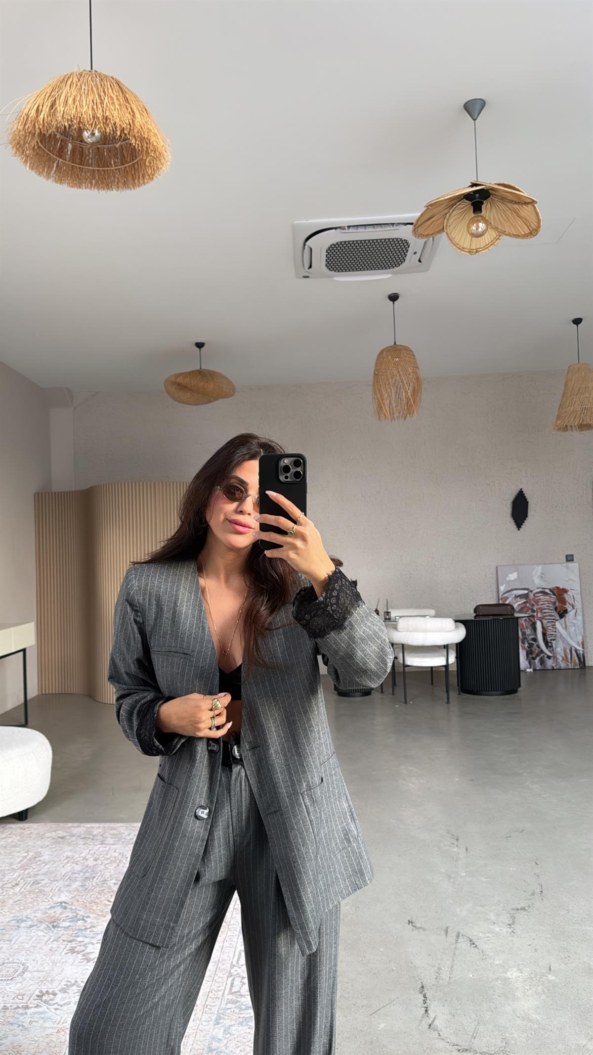 Antrasit Çizgili Dantel Detaylı Klasik Ceket Kumaş Pantolon Takım