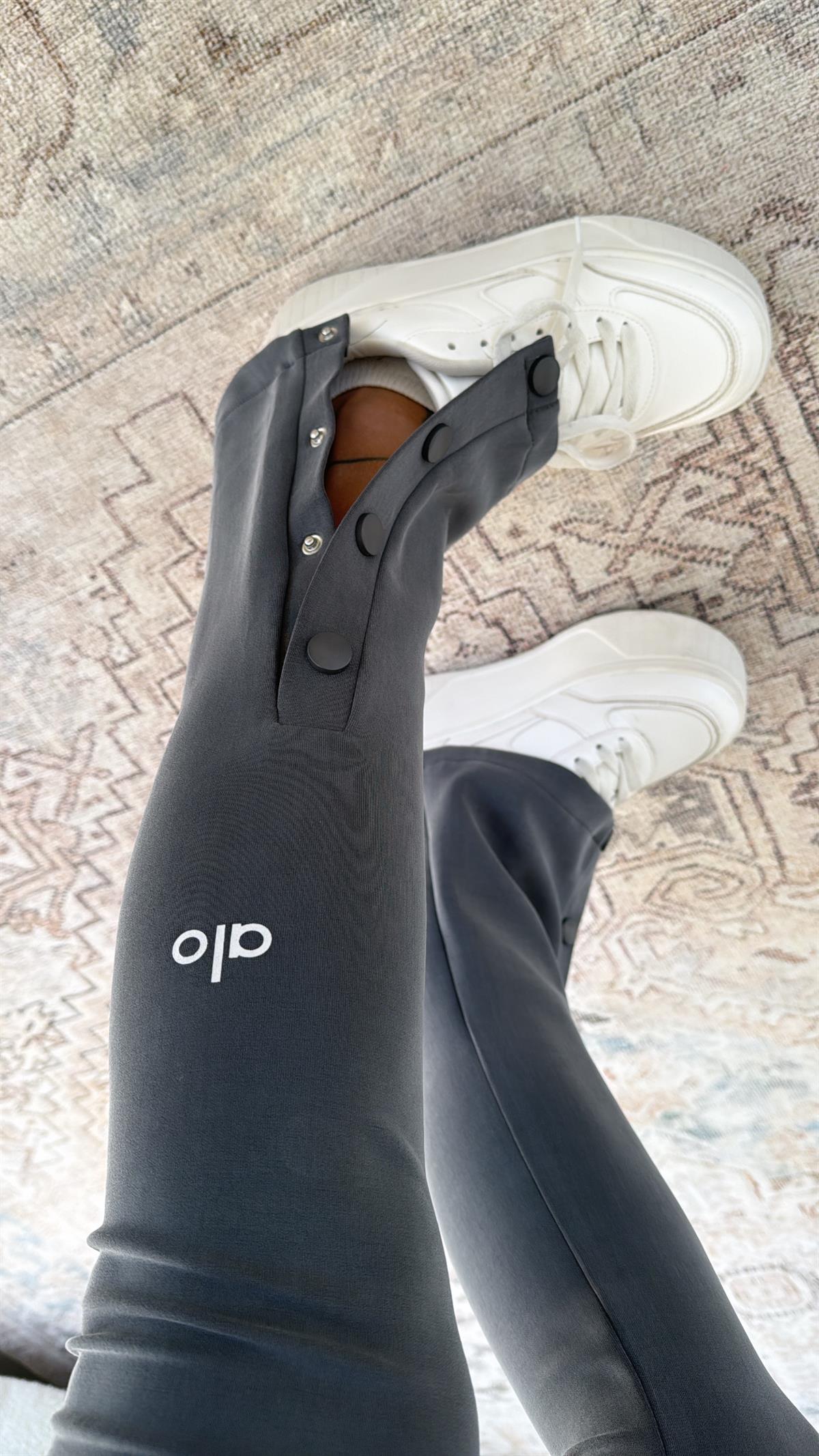 Antrasit Paça Çıtçıtlı Orijinal Tayt