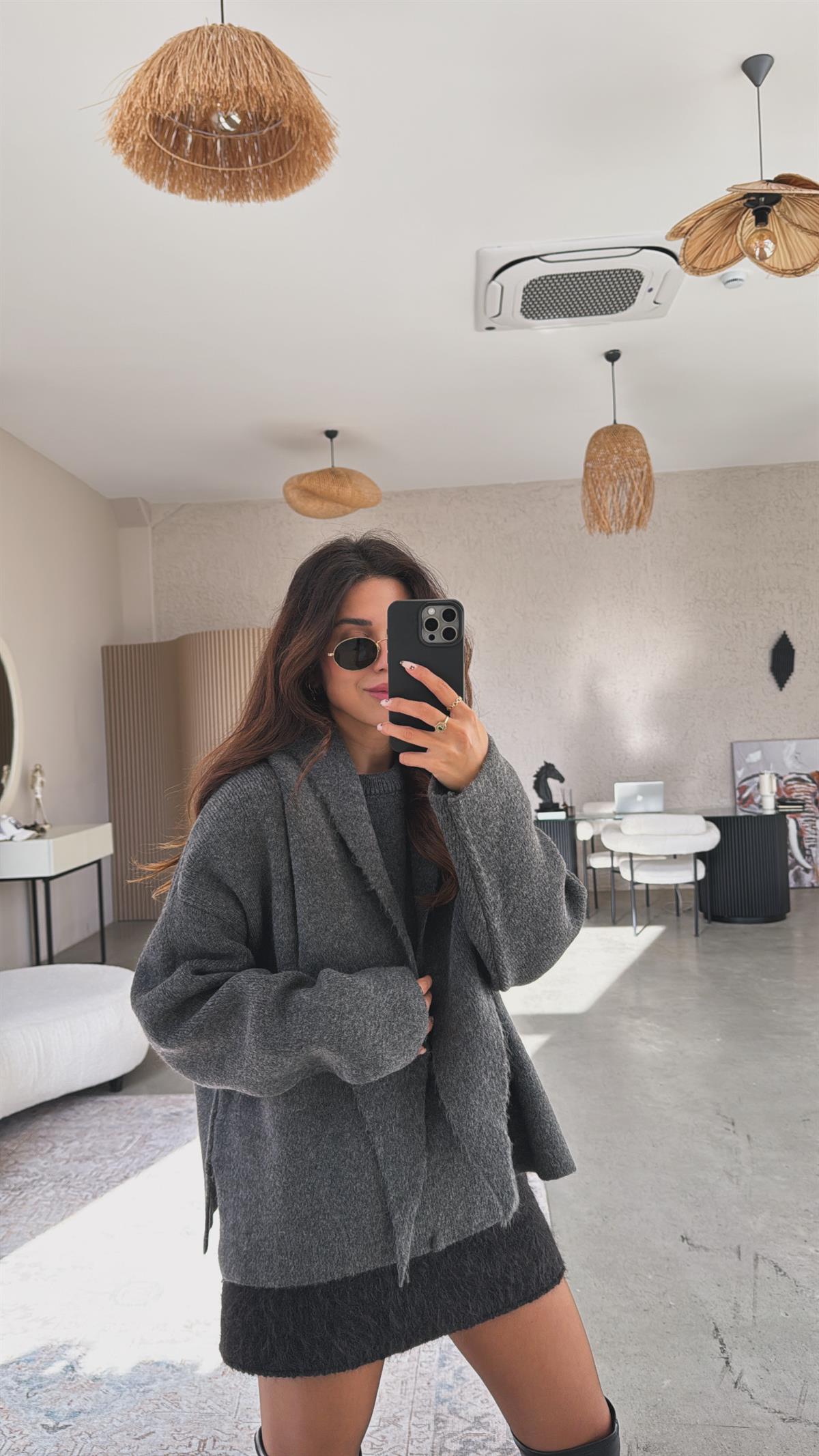 Antrasit Şal Detaylı Yumuşak Kazak