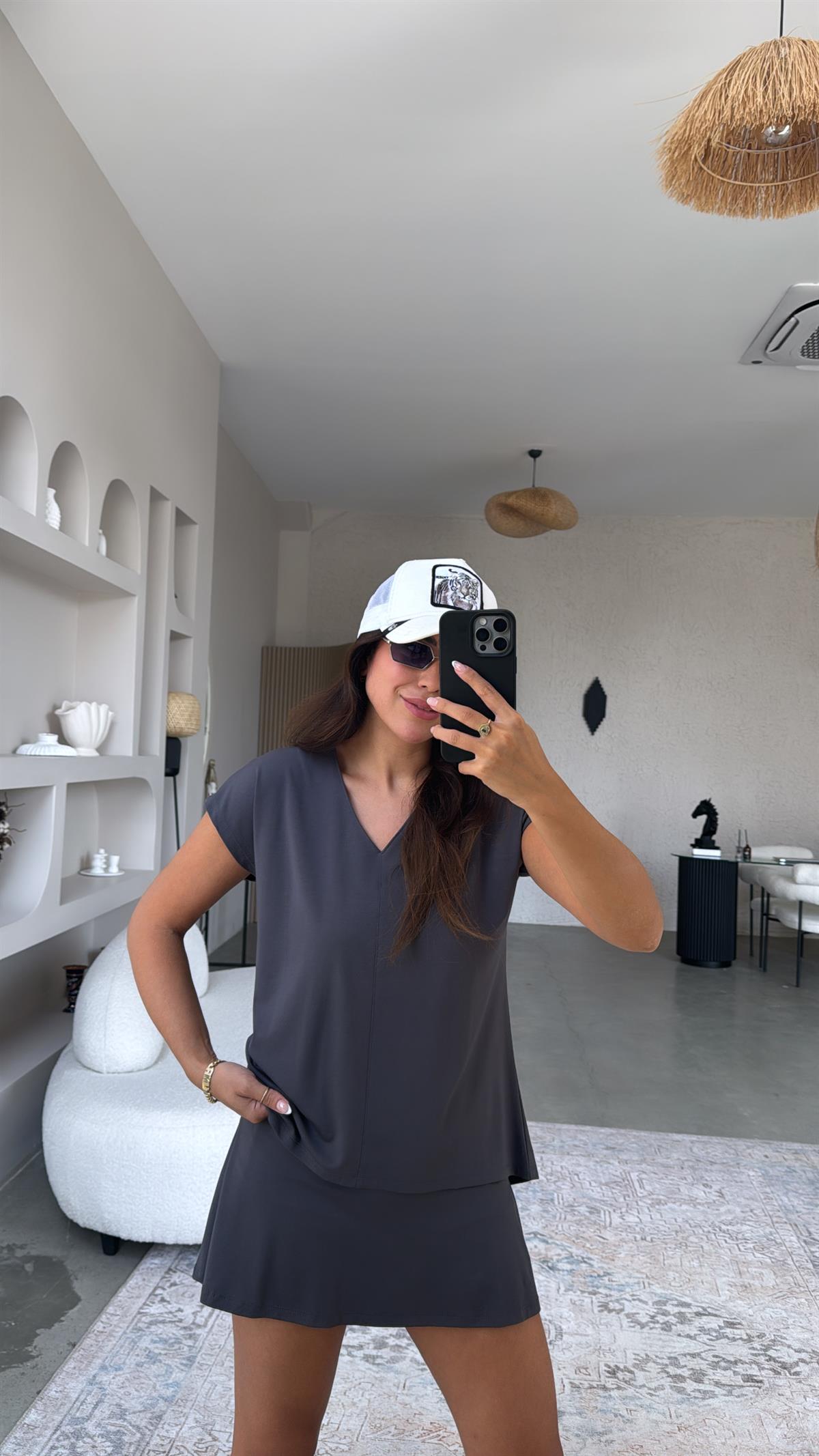 Antrasit Şort Etek Tshirt İthal Takım