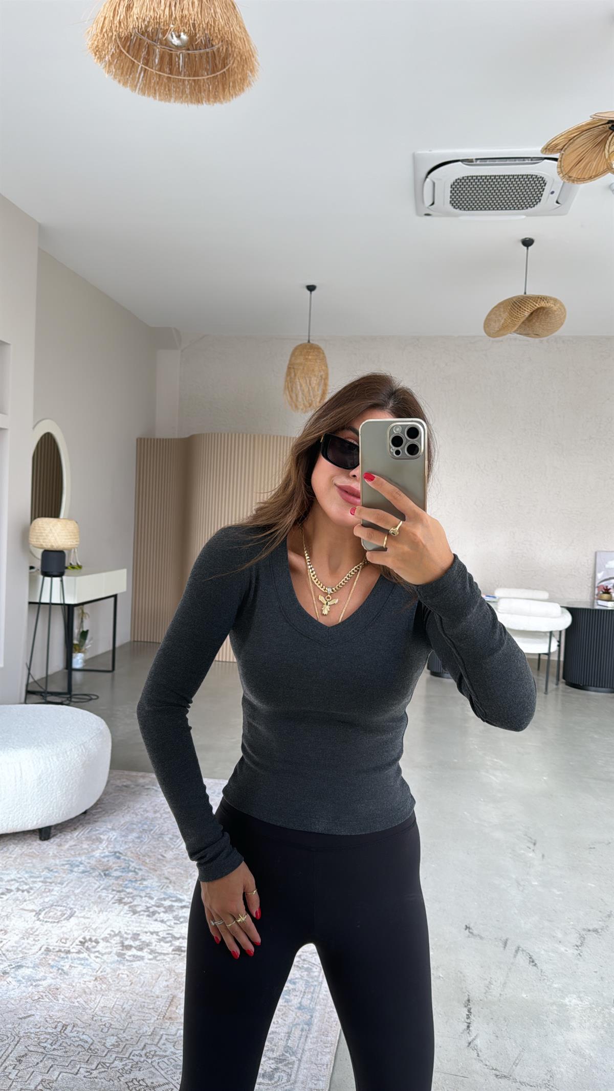 Antrasit V Yaka İthal Kumaş Body