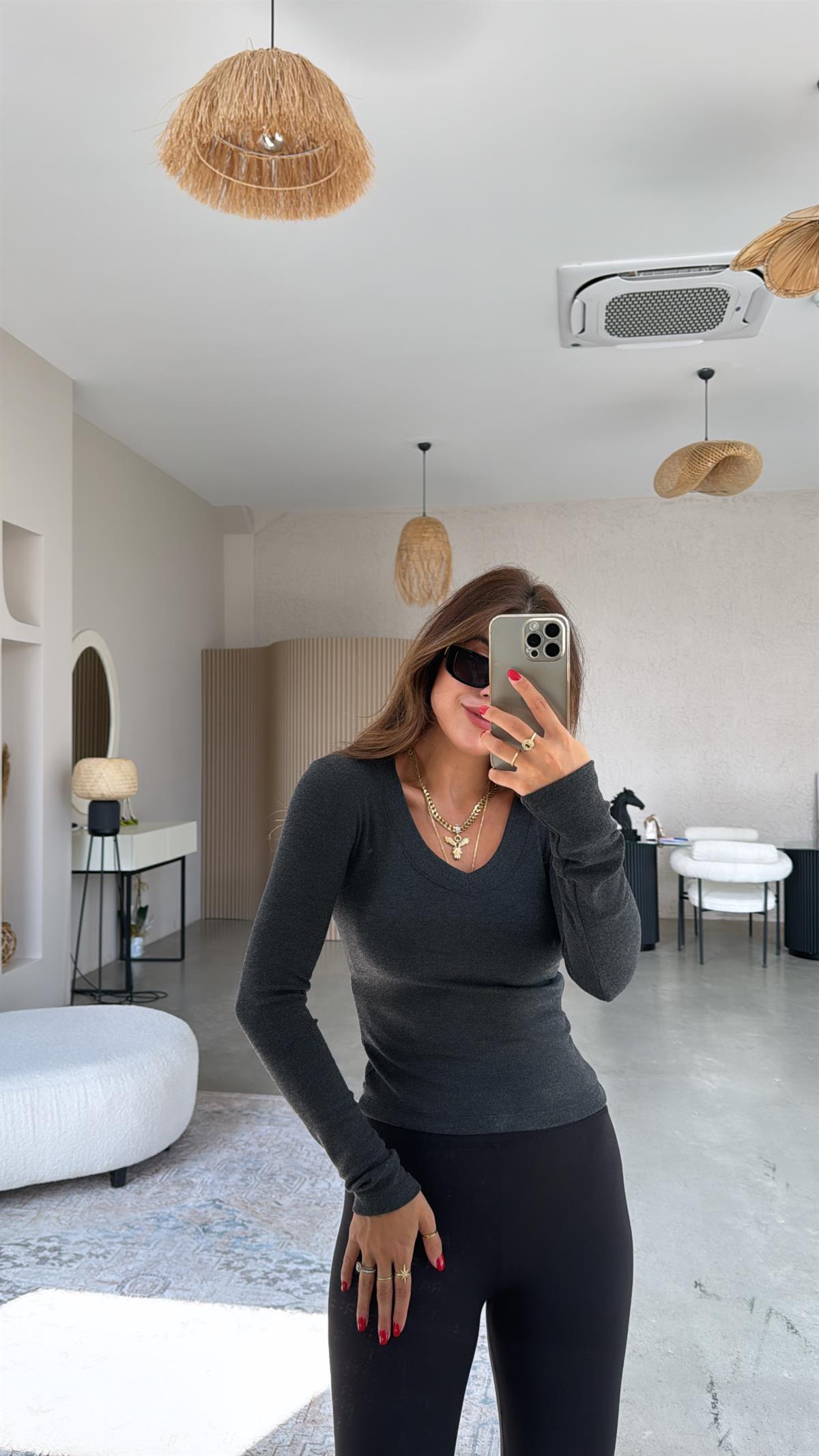 Antrasit V Yaka İthal Kumaş Body