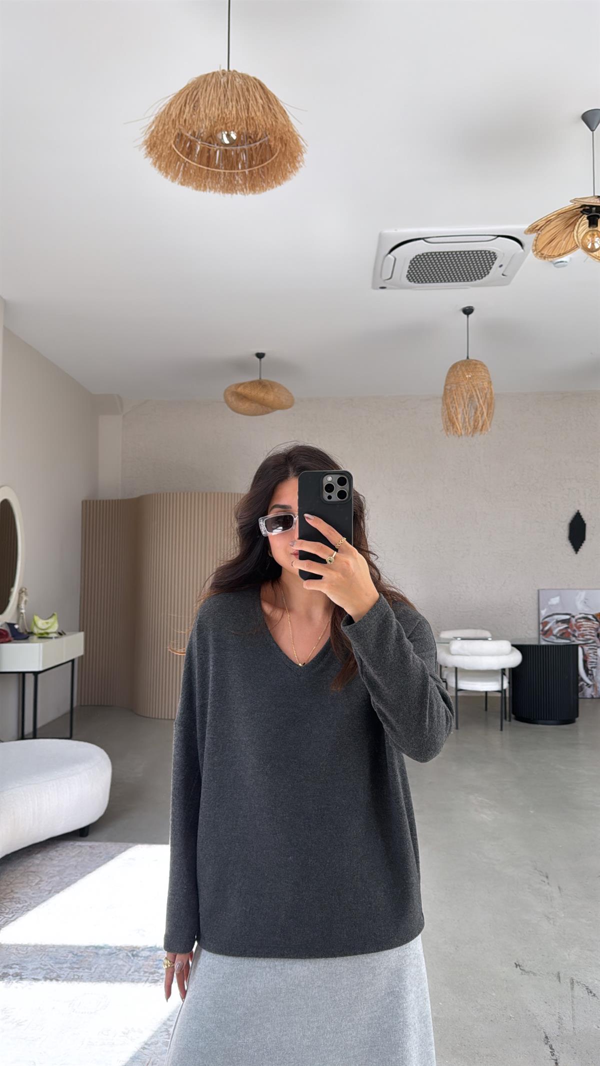 Antrasit V Yaka Yumoş Basic