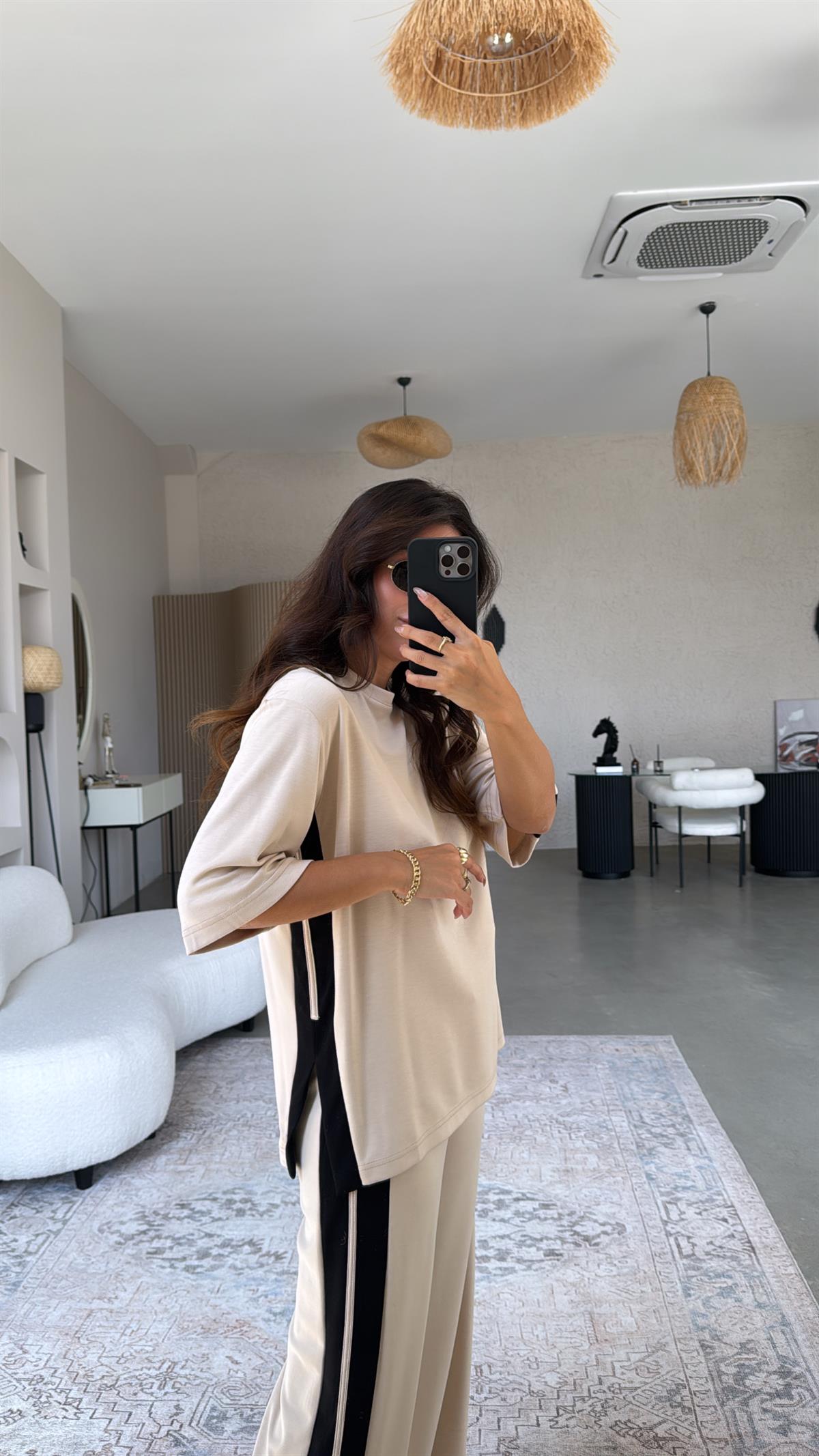 Bej Çift Şeritli Yırtmaçlı Modal Takım