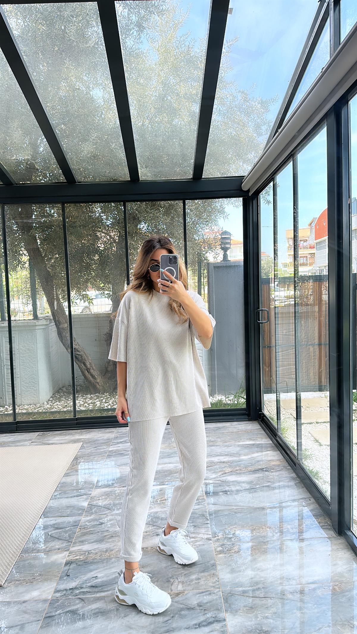 Bej Çizgili Premium Takım