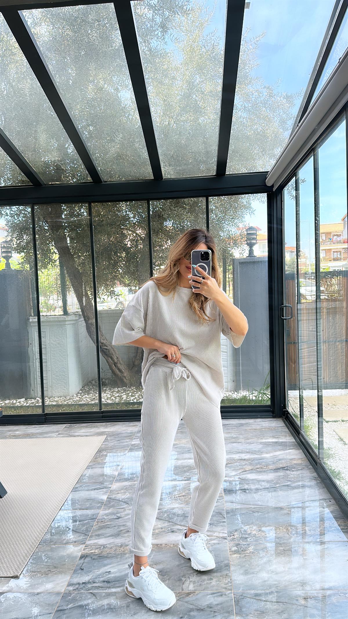 Bej Çizgili Premium Takım