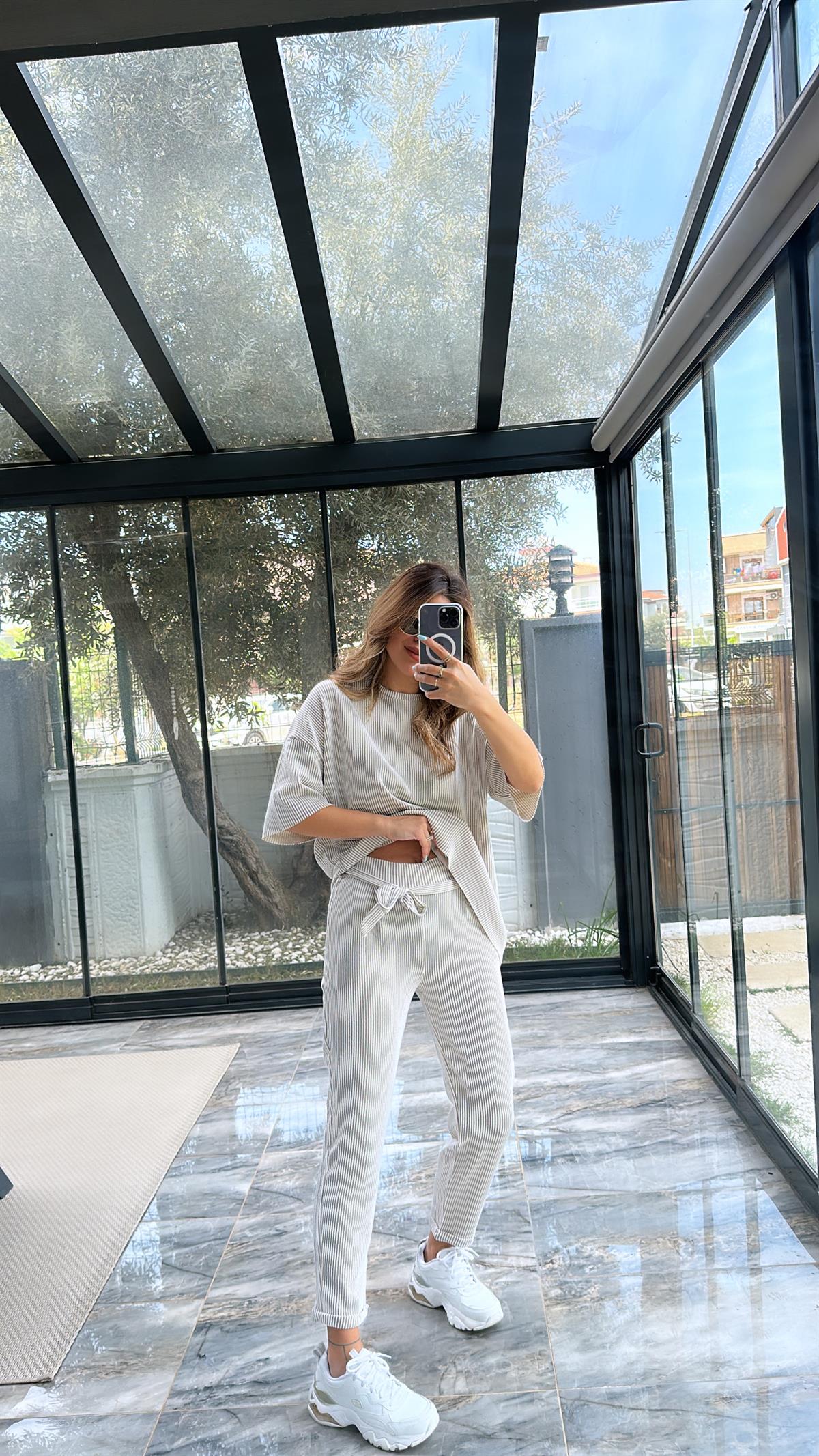 Bej Çizgili Premium Takım