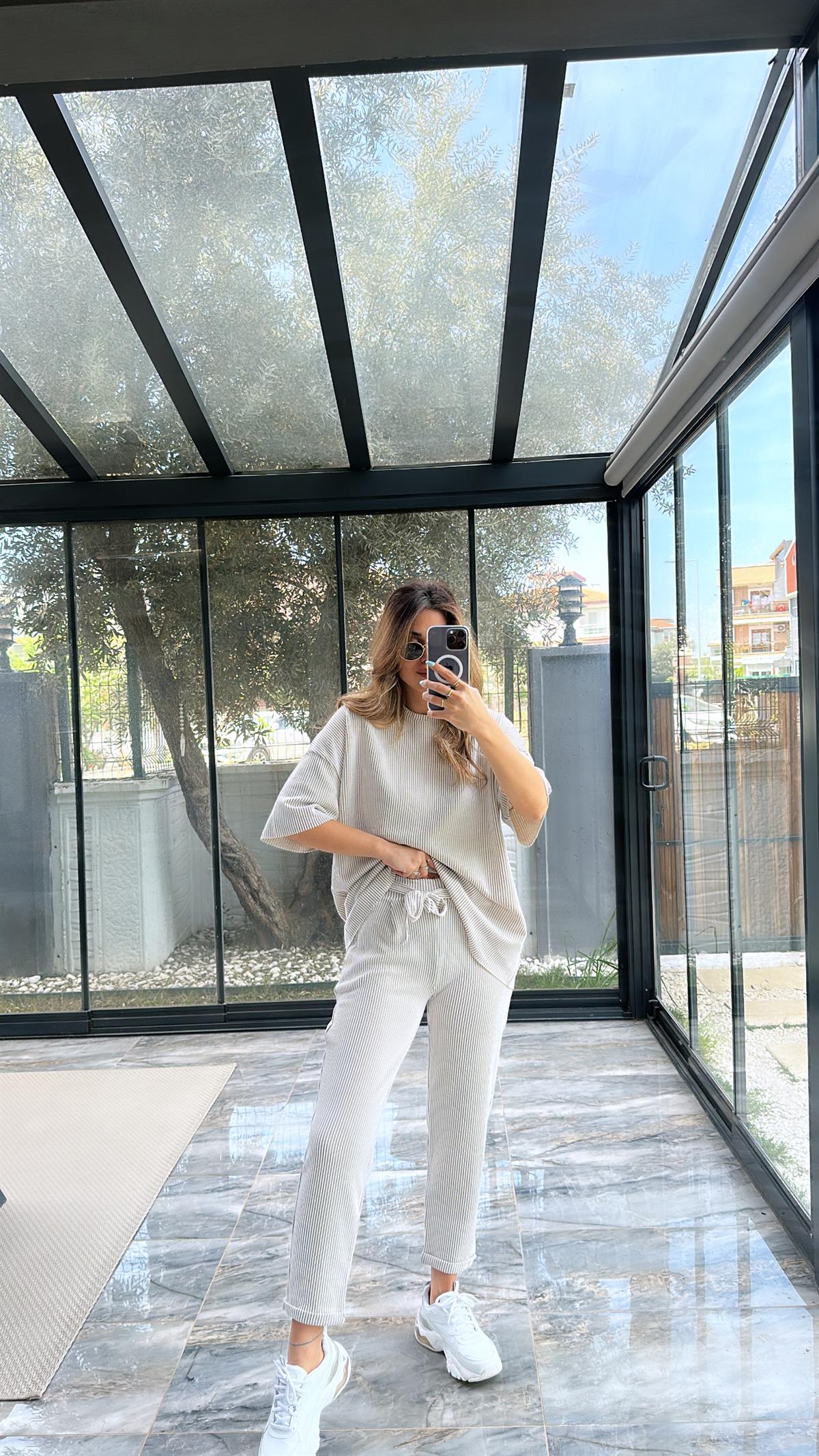 Bej Çizgili Premium Takım