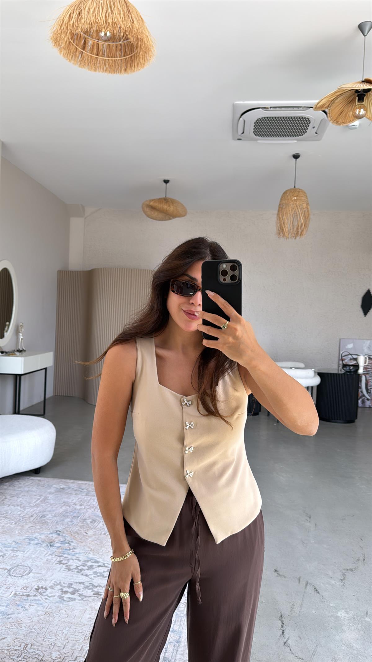 Bej Fiyonk Düğmeli Kumaş Yelek