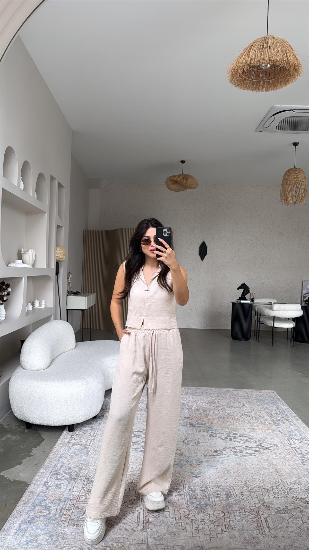 Bej Gümüş Aksesuarlı Pantolon Bluz Takım