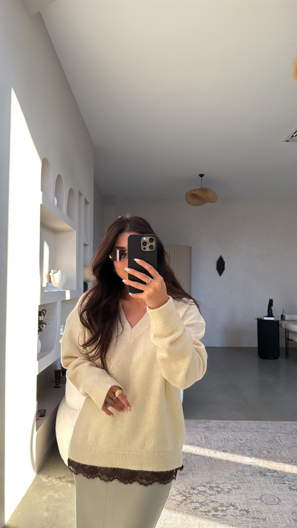 Bej Kahve Dantelli V Yaka Kazak