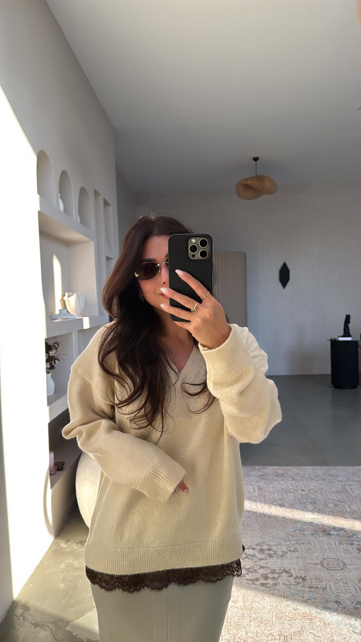 Bej Kahve Dantelli V Yaka Kazak