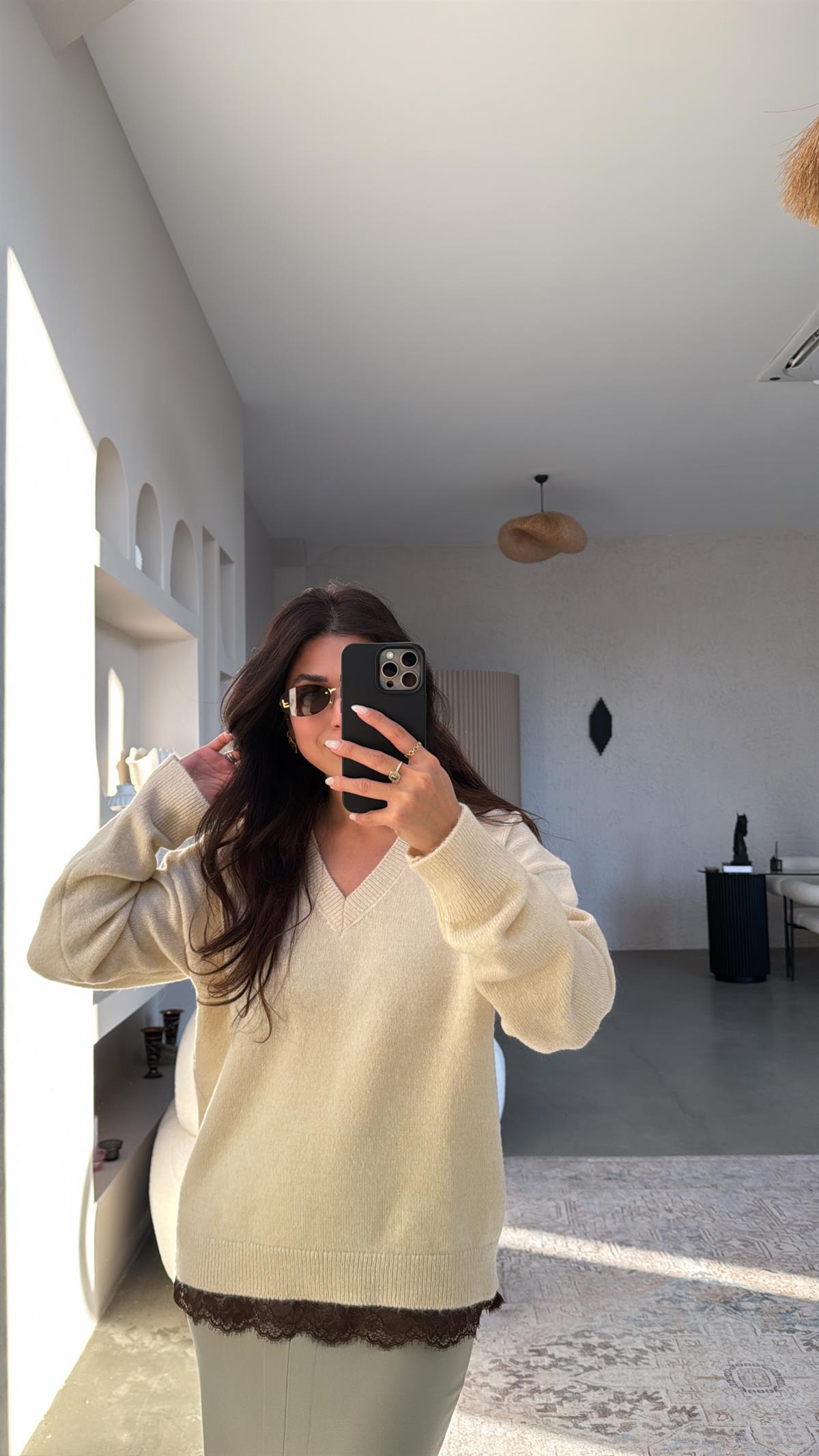 Bej Kahve Dantelli V Yaka Kazak