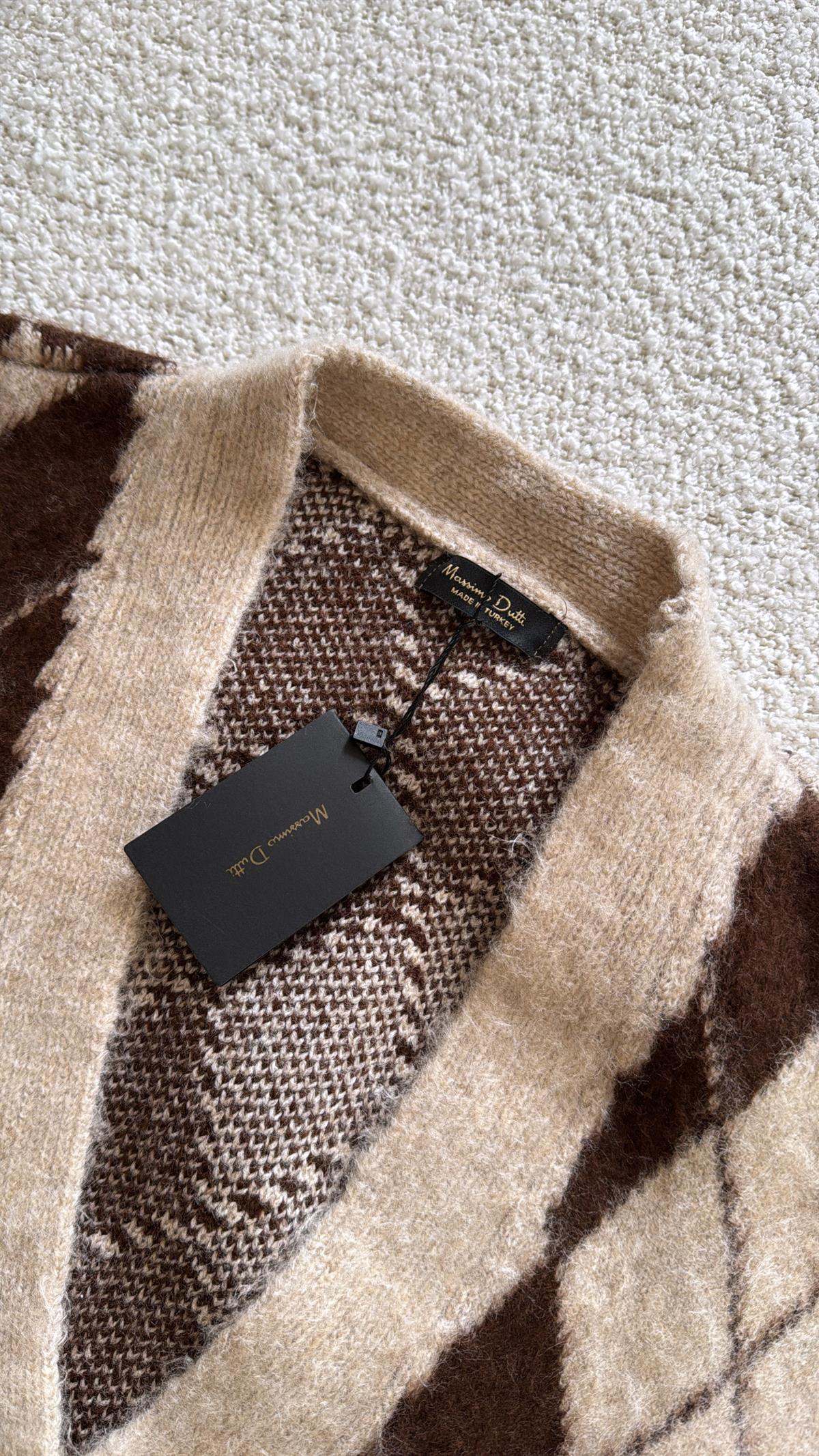 Bej Kahverengi Baklavalı Orijinal Massi Yumoş Hırka