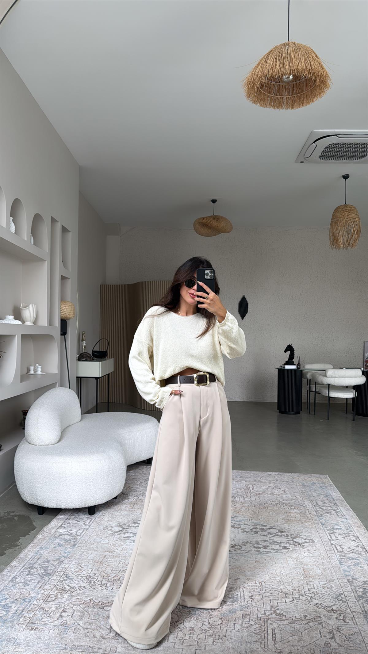 Bej Kemerli Bol Kumaş Pantolon