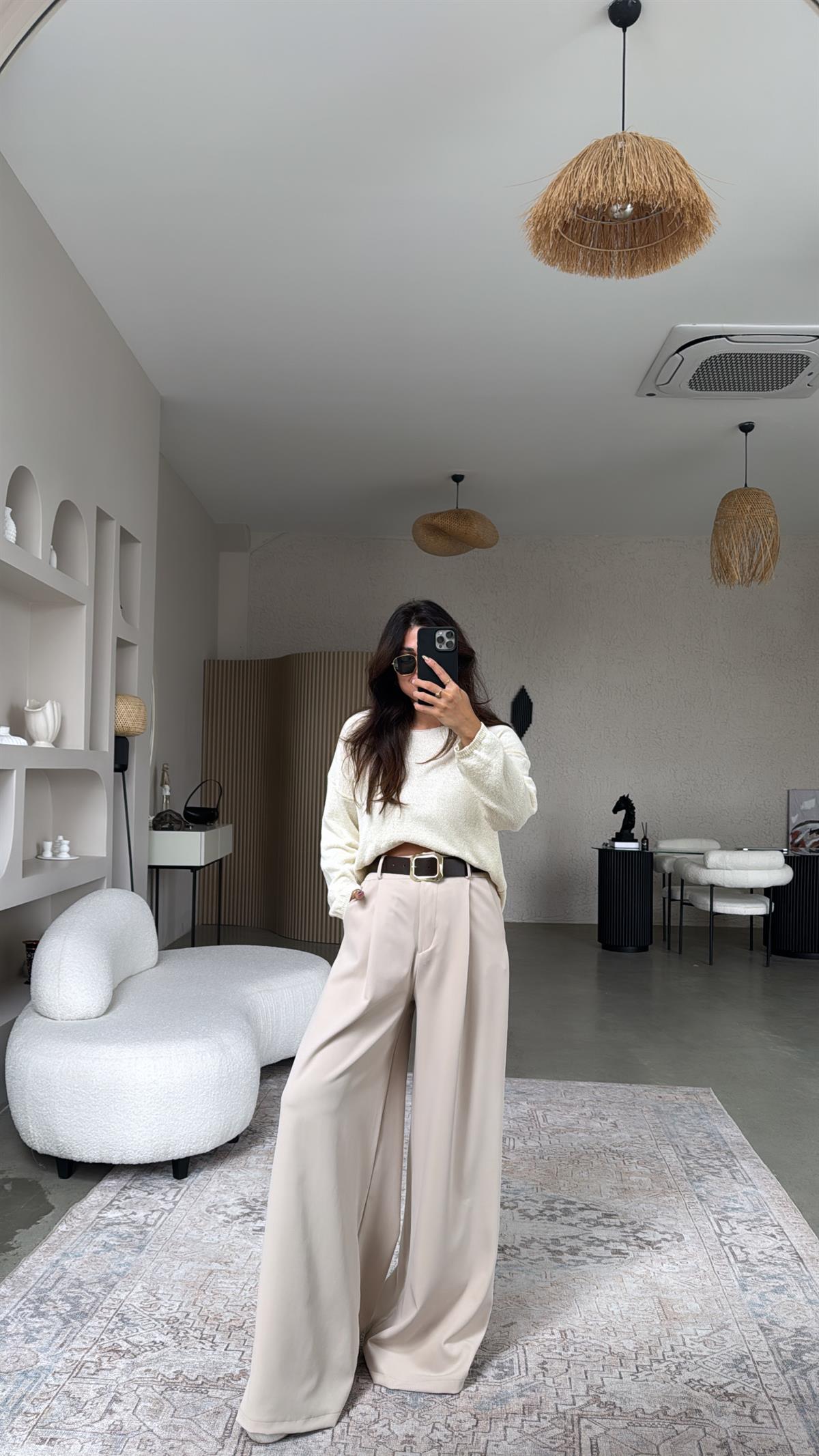 Bej Kemerli Bol Kumaş Pantolon