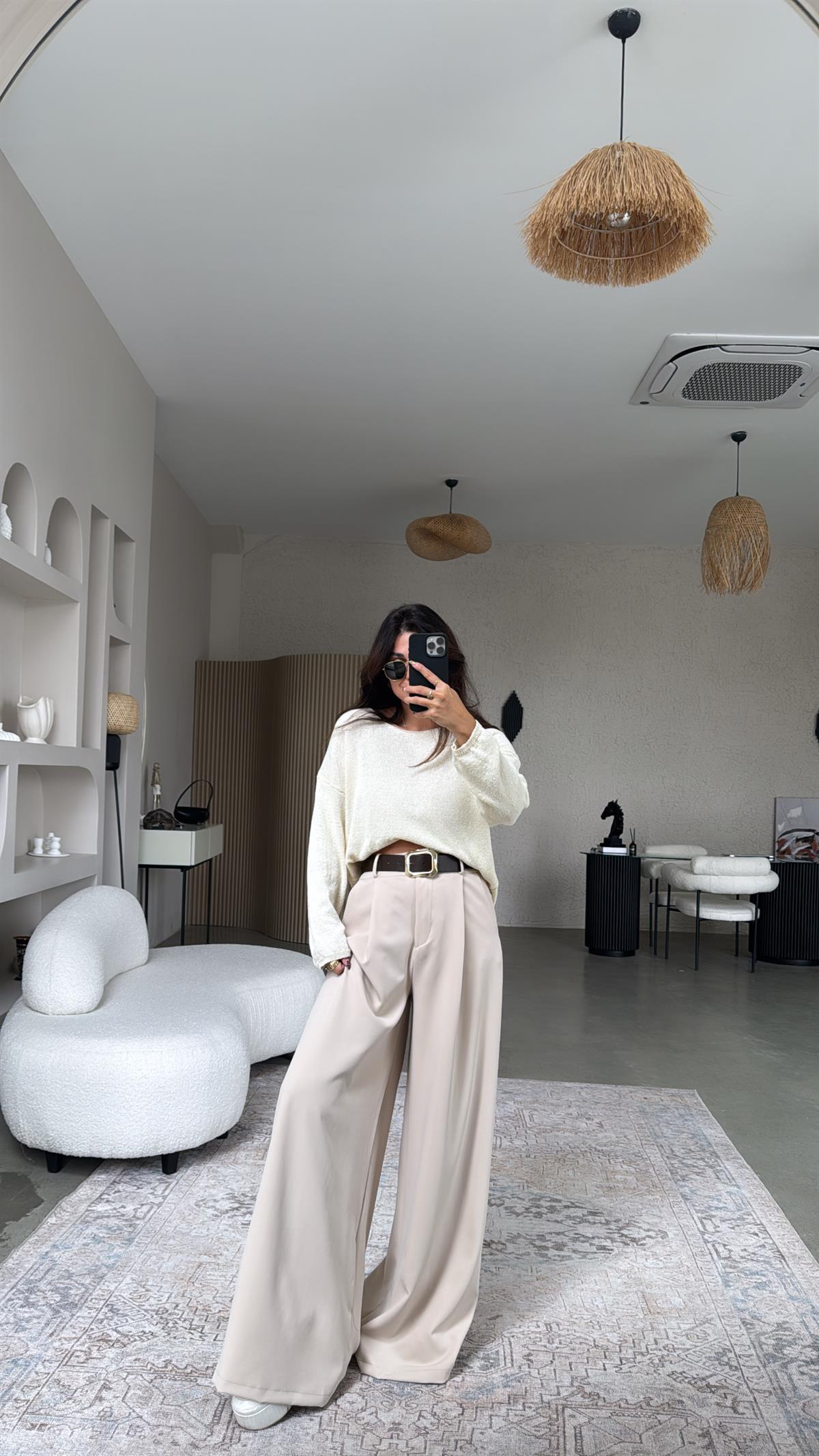 Bej Kemerli Bol Kumaş Pantolon