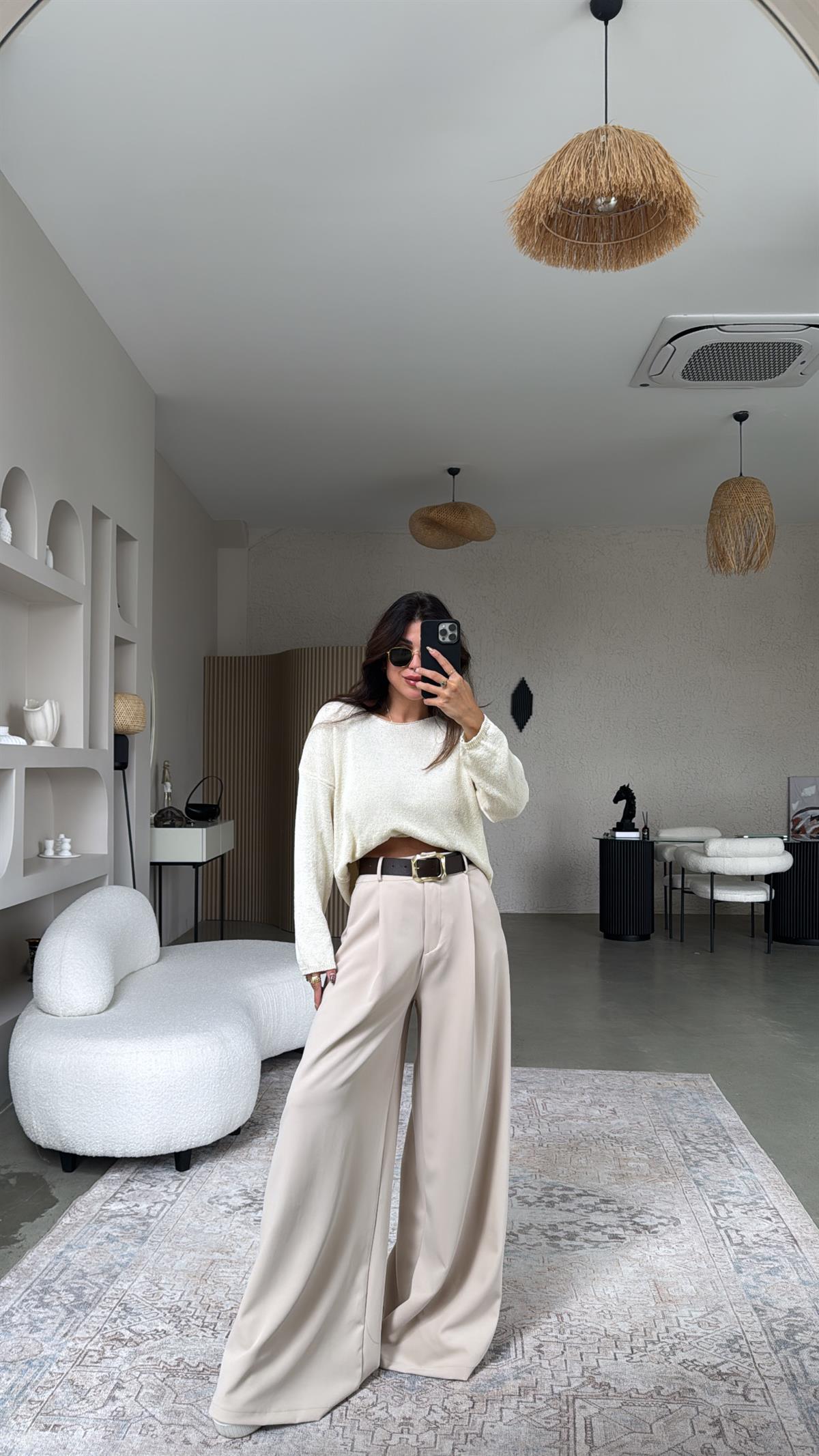 Bej Kemerli Bol Kumaş Pantolon