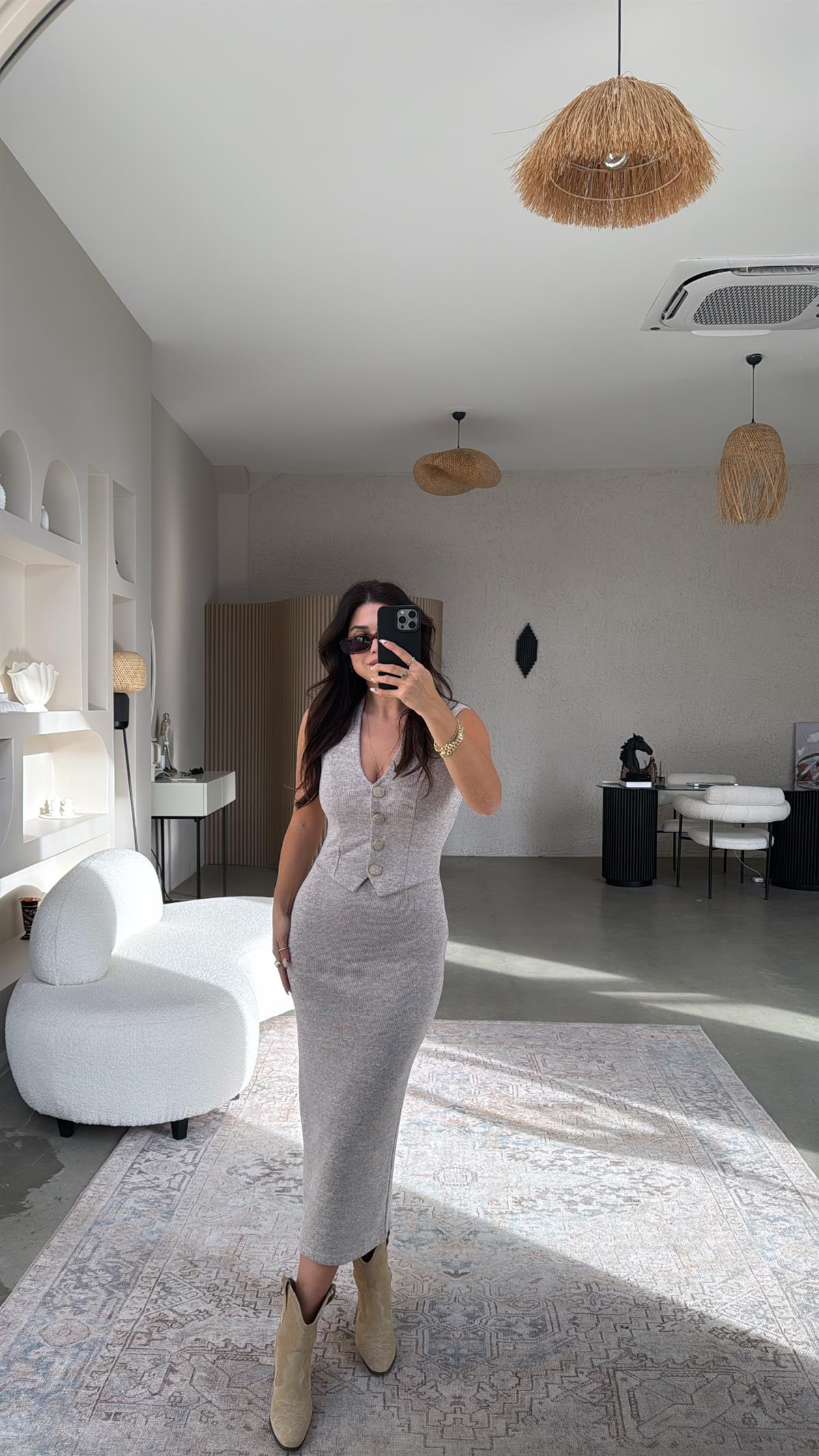 Bej Kırçıllı Zr Model Triko Yelek Elbise
