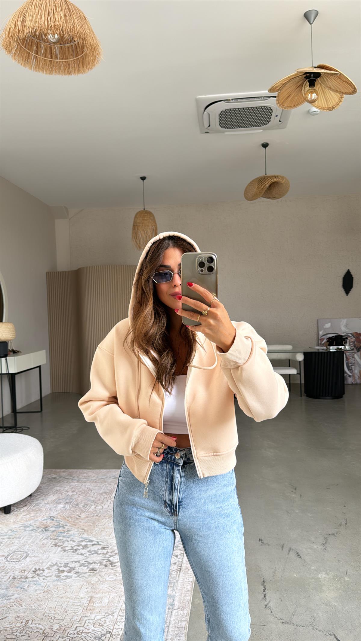 Bej Kısa Fermuarlı Şardonlu Ceket