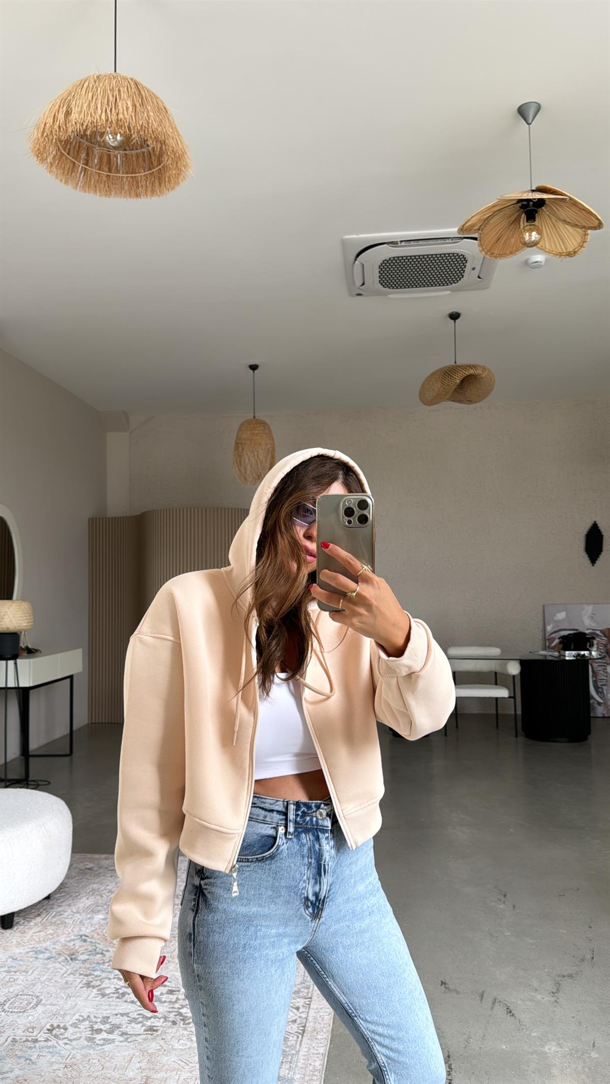 Bej Kısa Fermuarlı Şardonlu Ceket