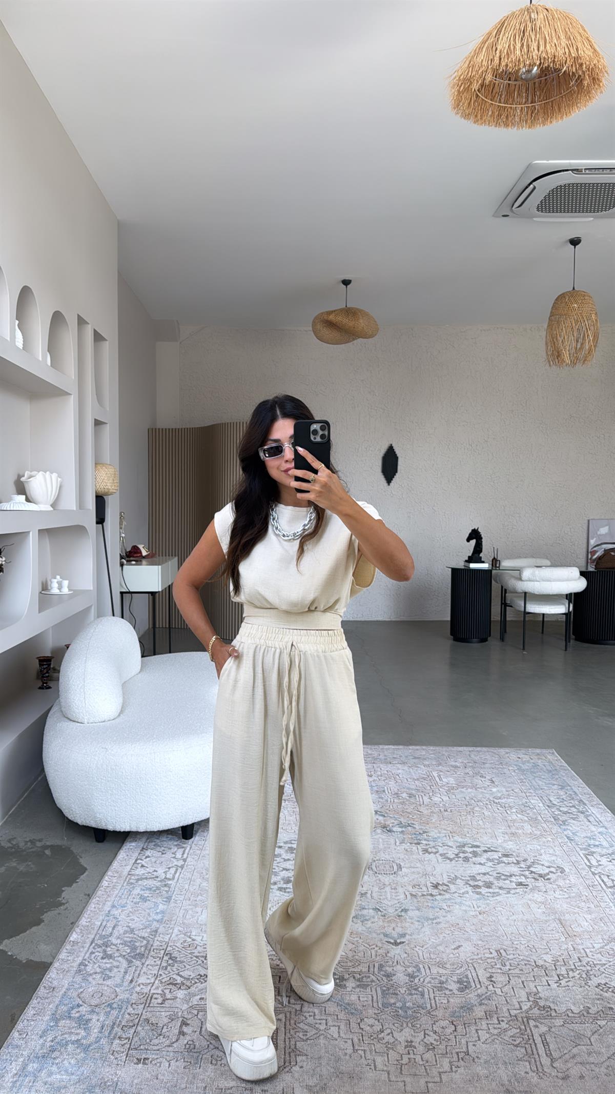 Bej Kuşak Detaylı Pantolon Bluz Takım