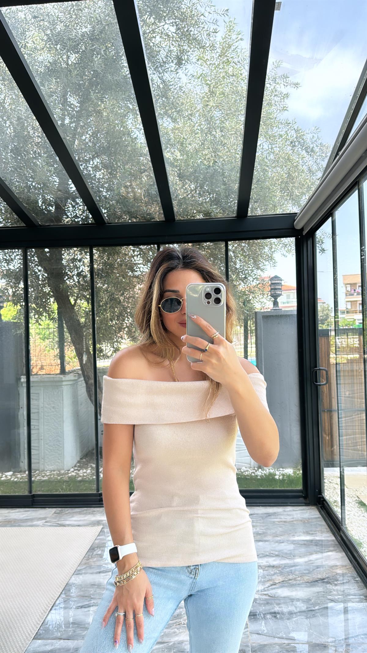 Bej Madonna Kısa Kol Bluz