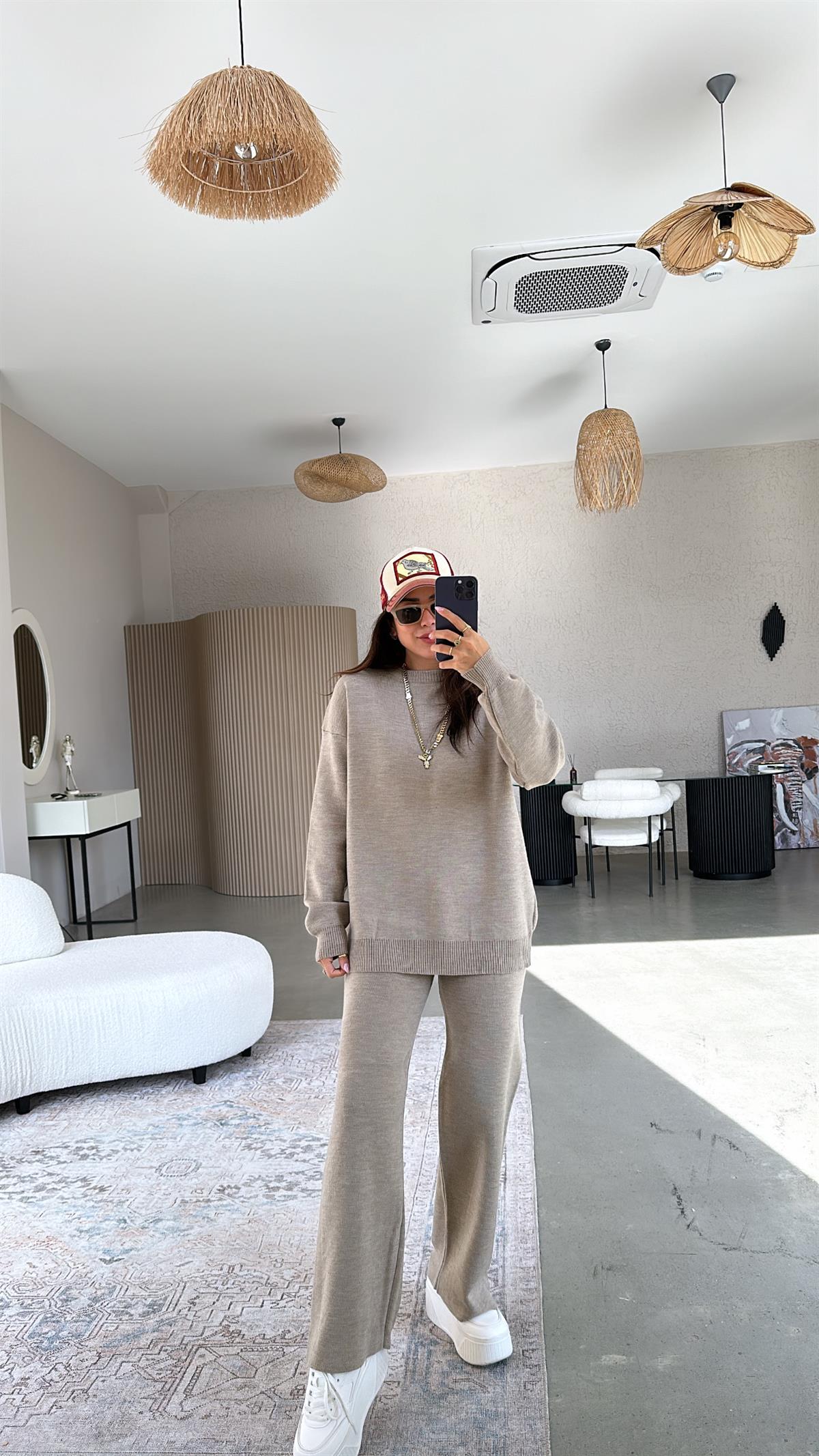 Bej Massi Triko Takım