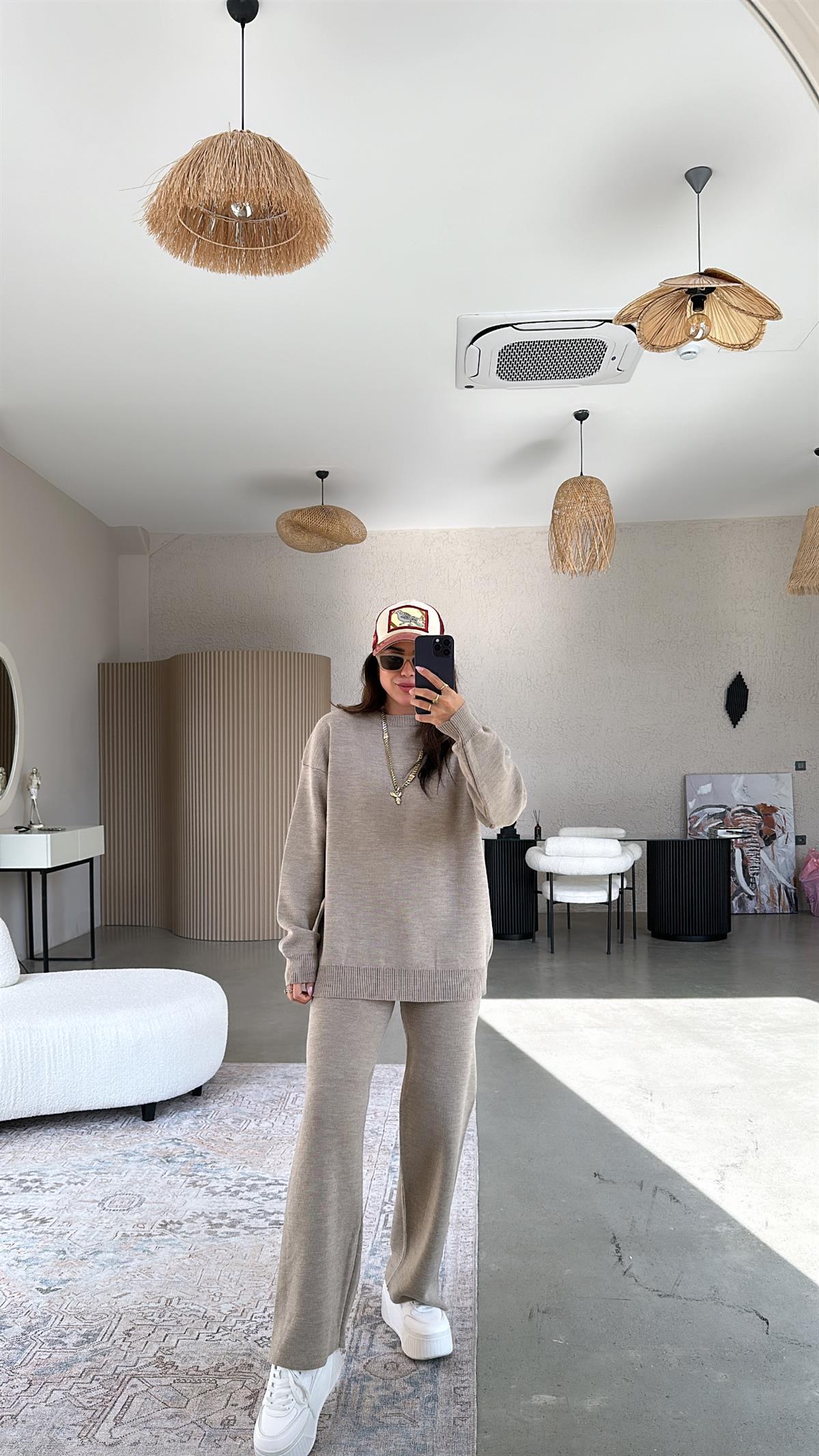 Bej Massi Triko Takım