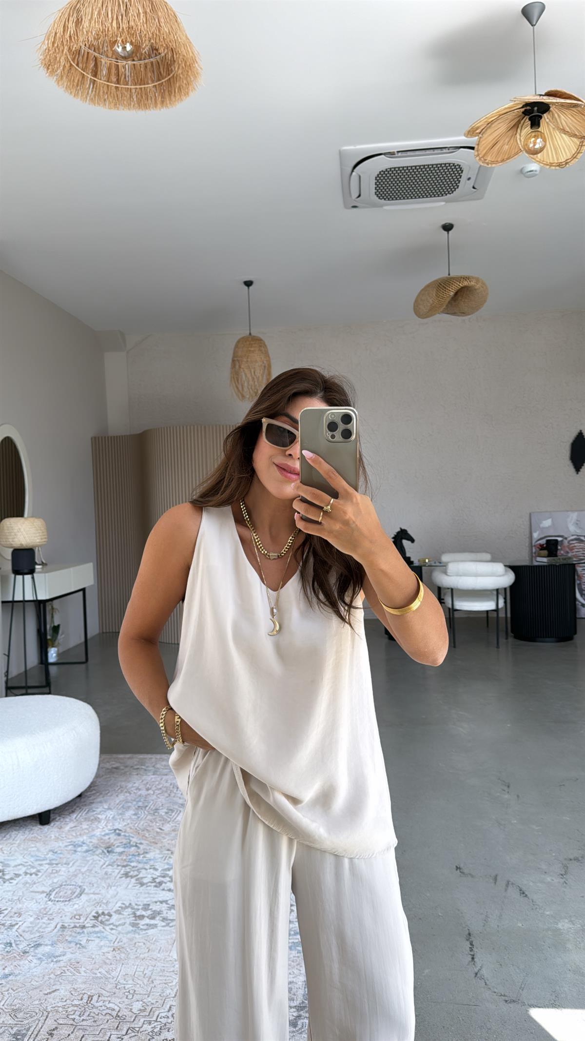 Bej Pantolon Bluz Dökümlü Takım