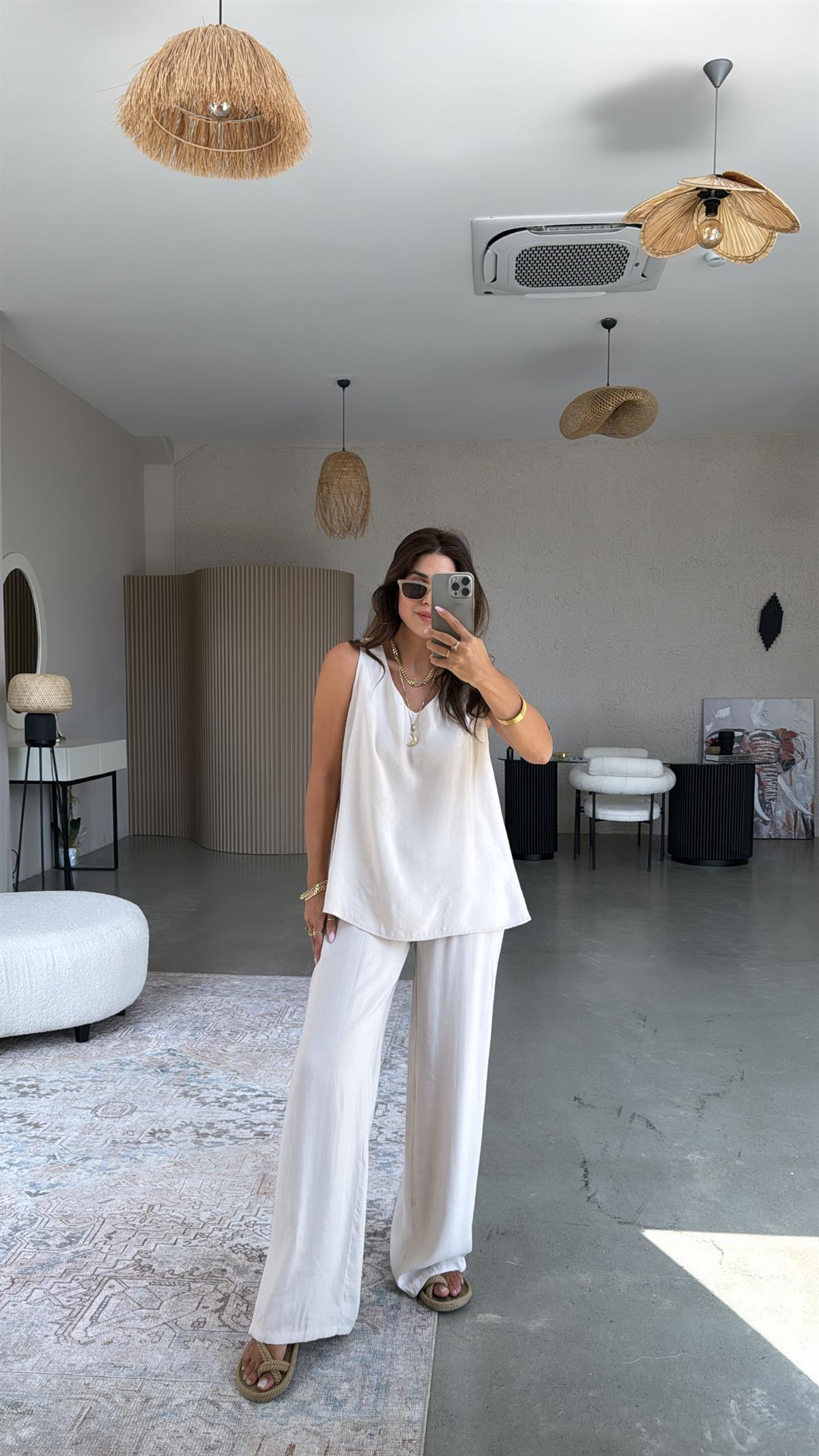 Bej Pantolon Bluz Dökümlü Takım