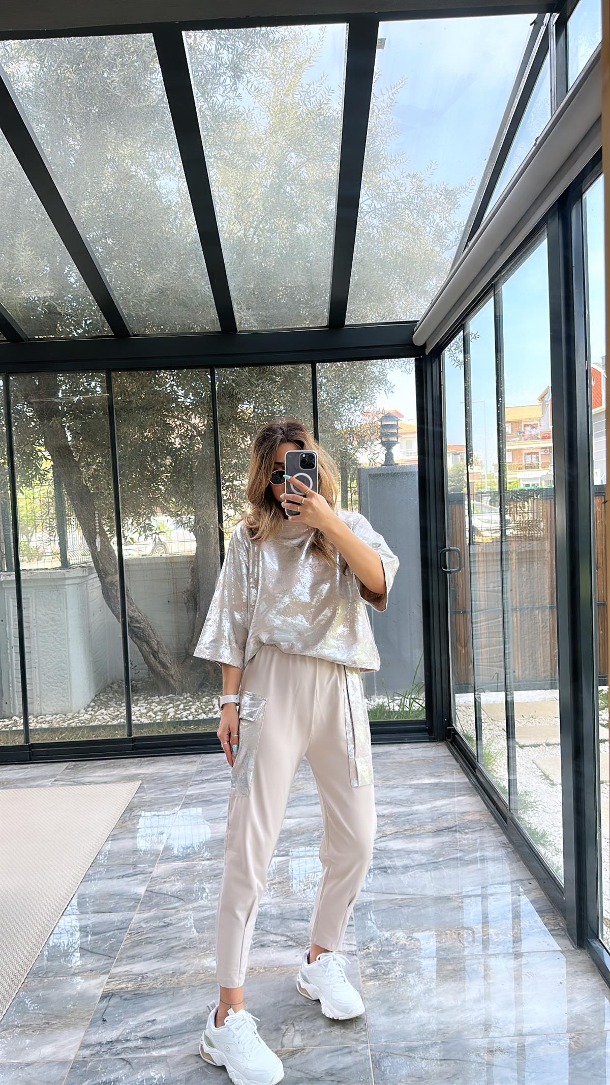 Bej Parlak Detaylı Takım