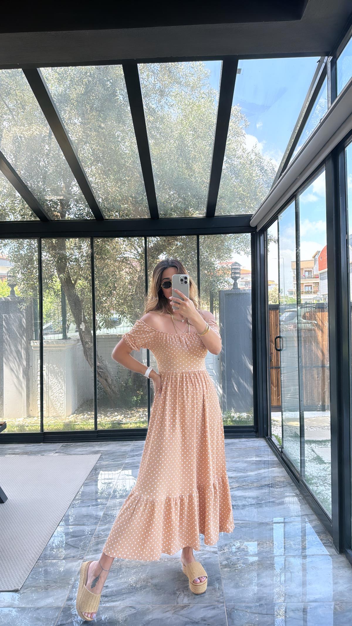 Bej Puanlı Elbise