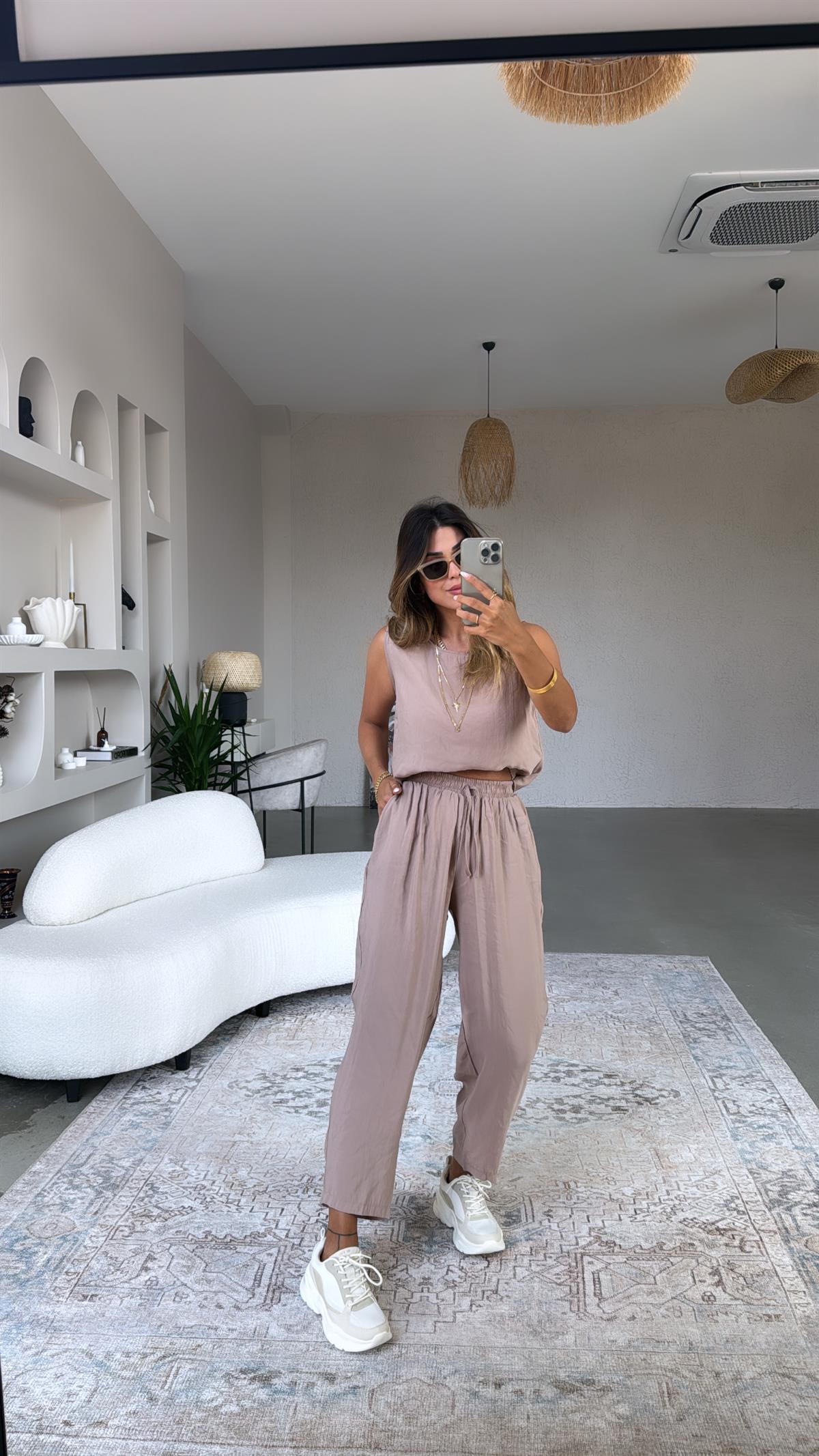 Bej Dökümlü Tiril Kumaş Takım