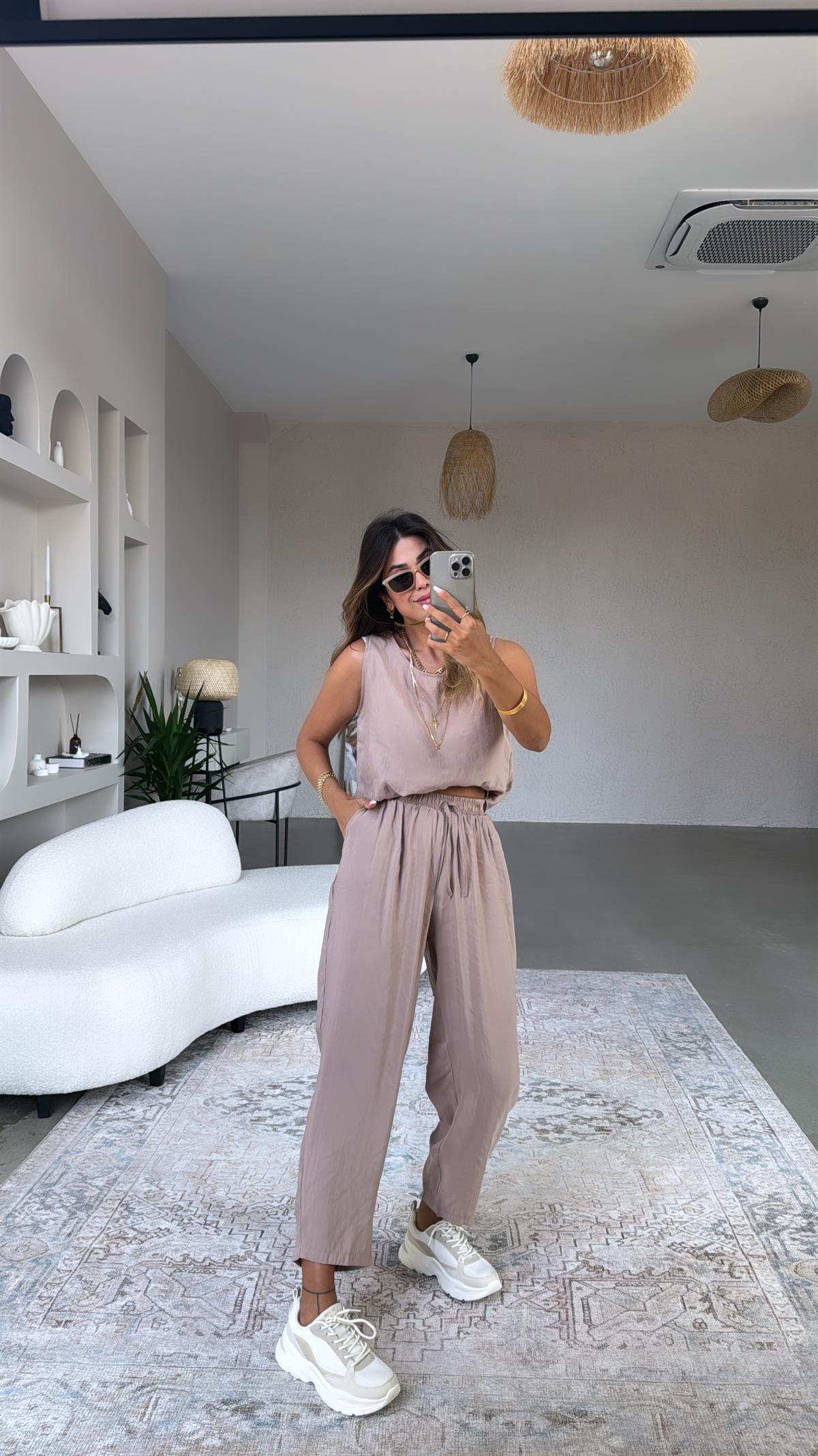 Bej Dökümlü Tiril Kumaş Takım