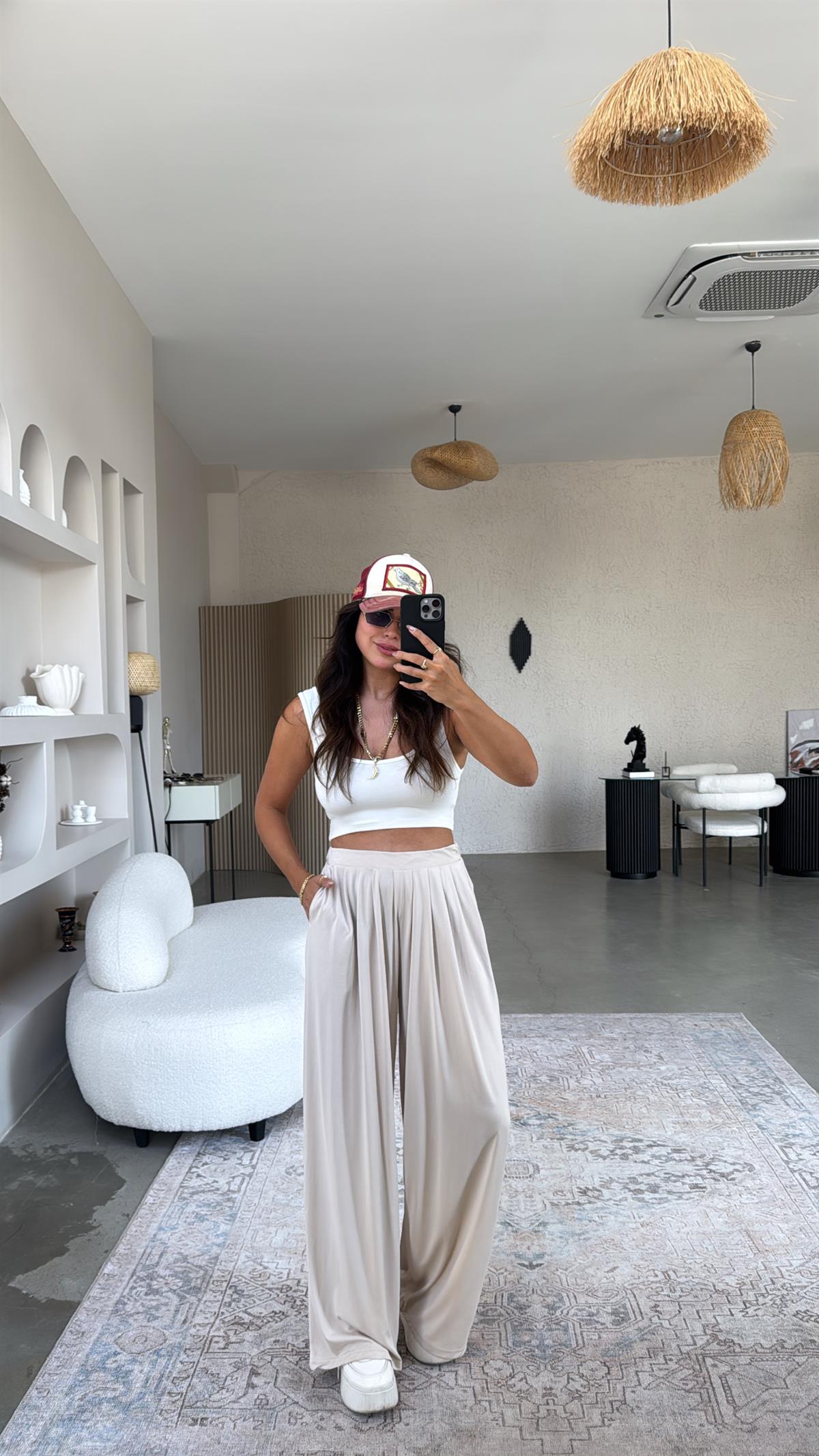 Bej Üretim Pileli Bol Paça Eşofman