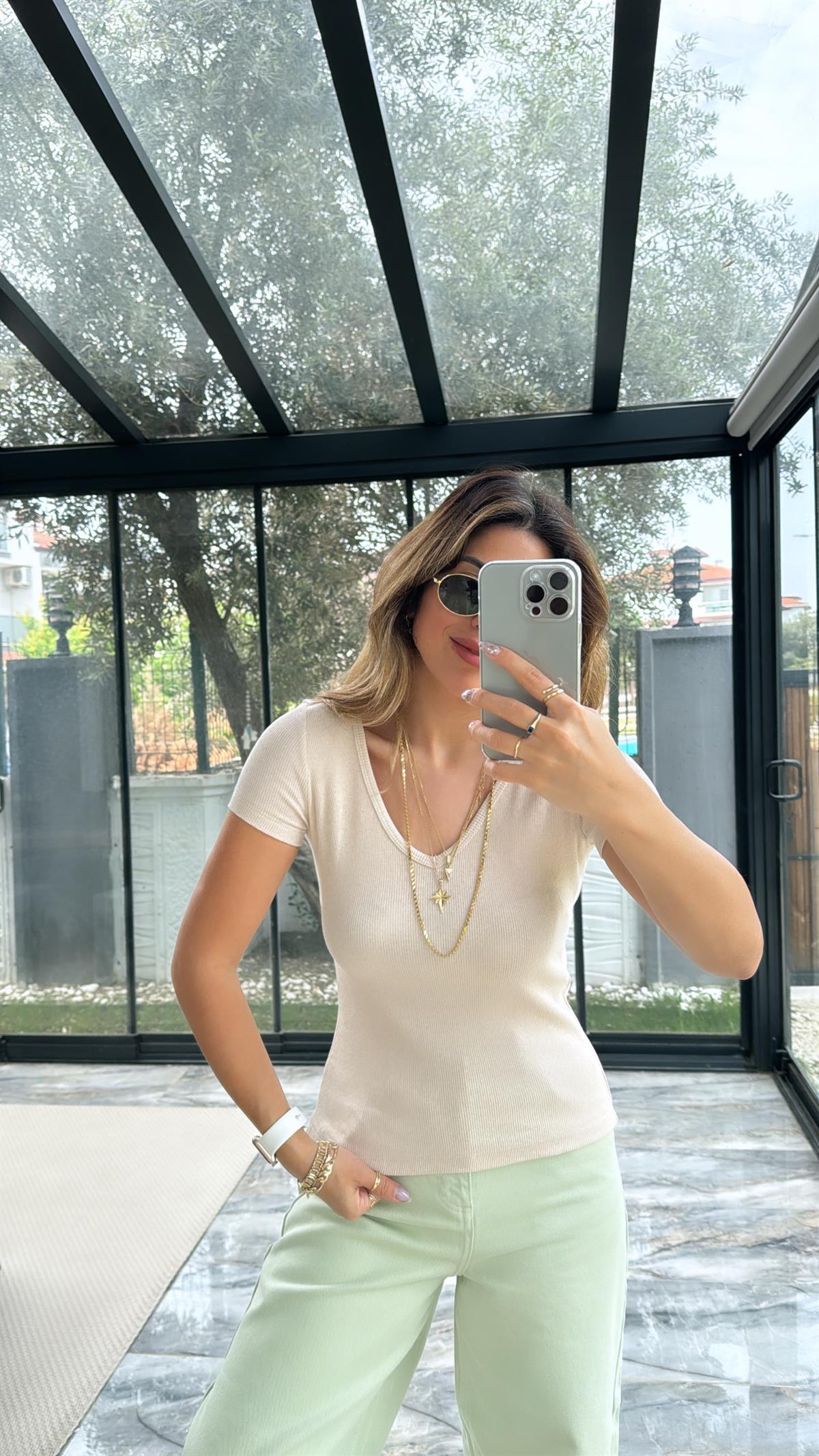 Bej V Yaka Ribana Bluz