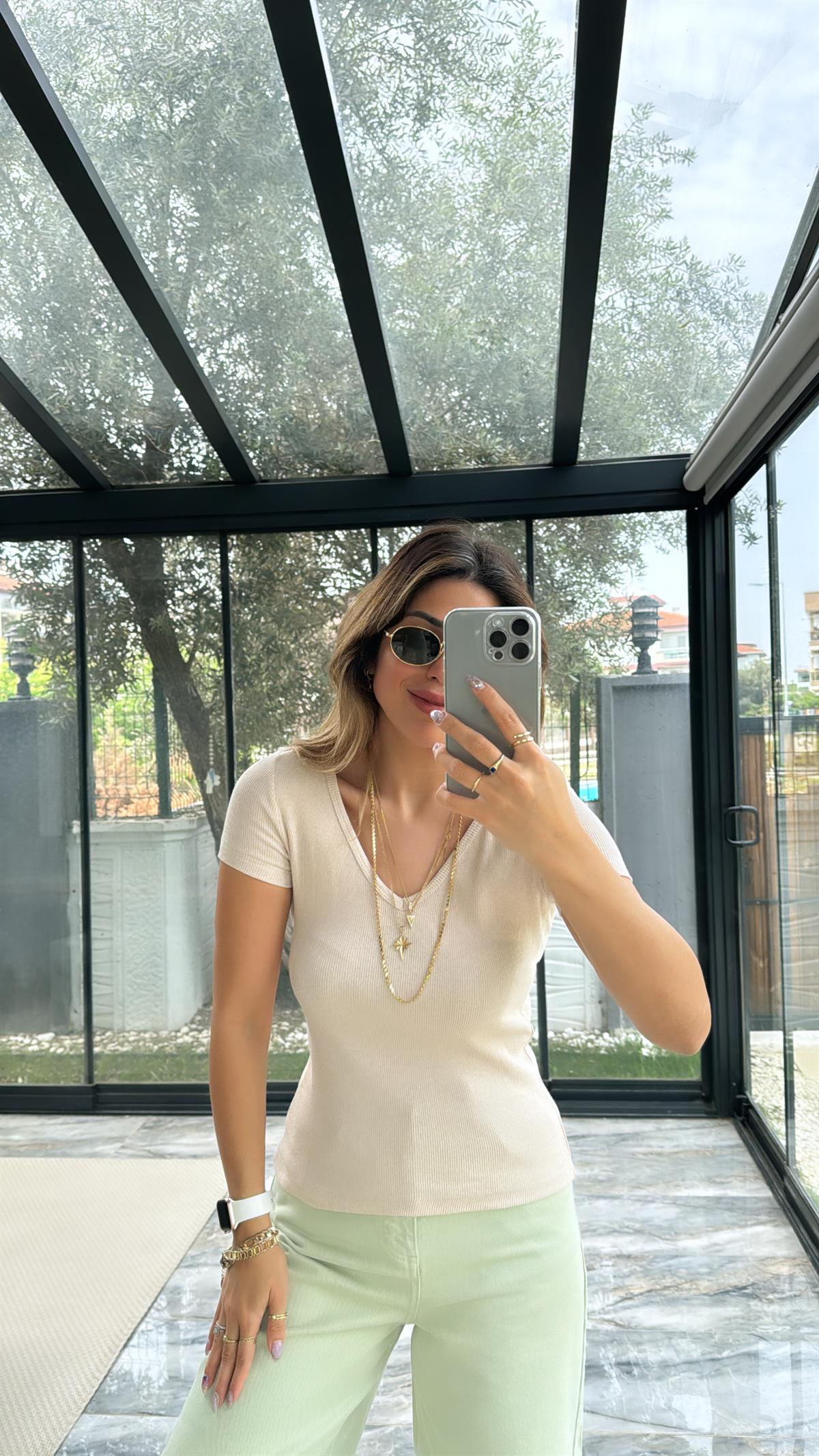 Bej V Yaka Ribana Bluz