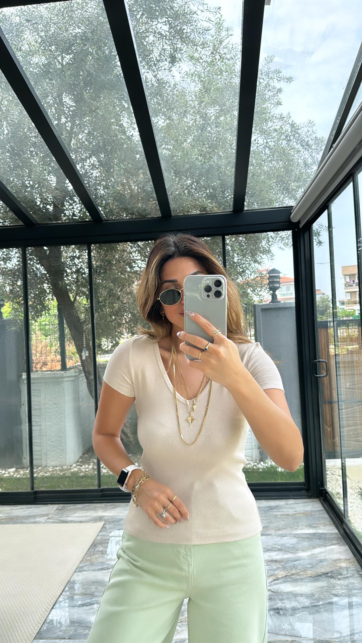 Bej V Yaka Ribana Bluz