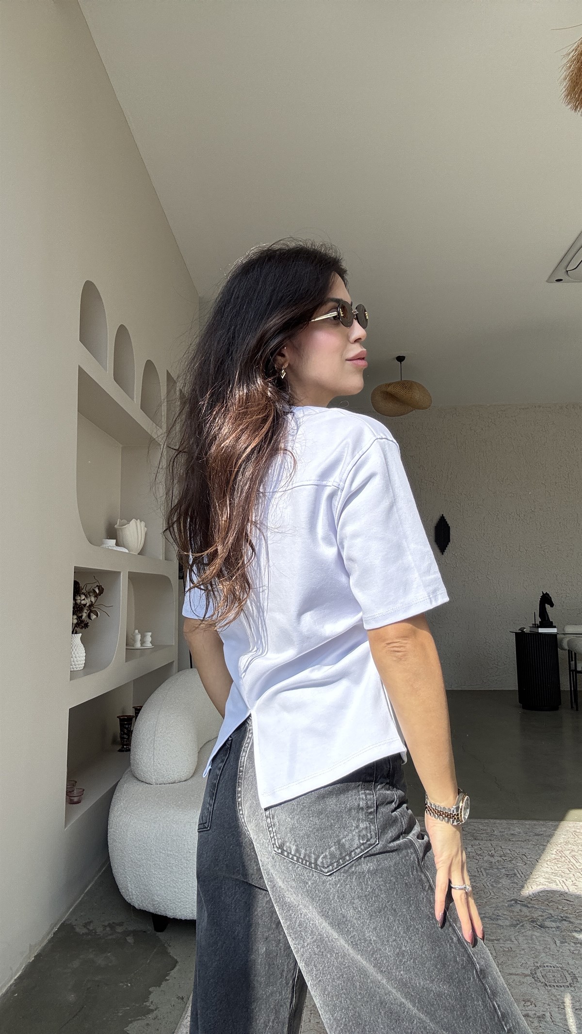 Beyaz Arkası Yırtmaç Detaylı Tok Doku Pamuk Basic