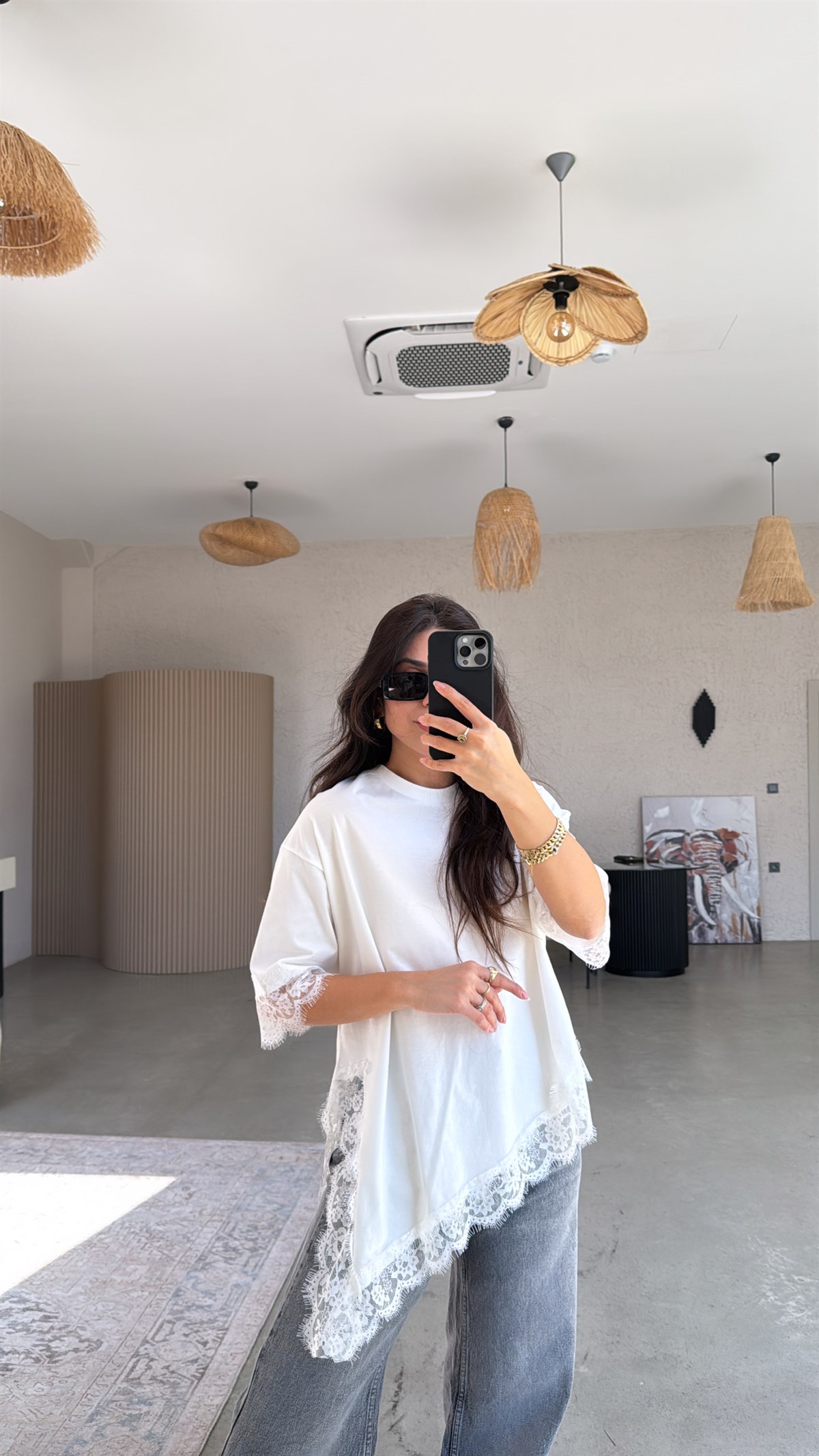 Beyaz Asimetrik Pamuk Dantelli Tshirt