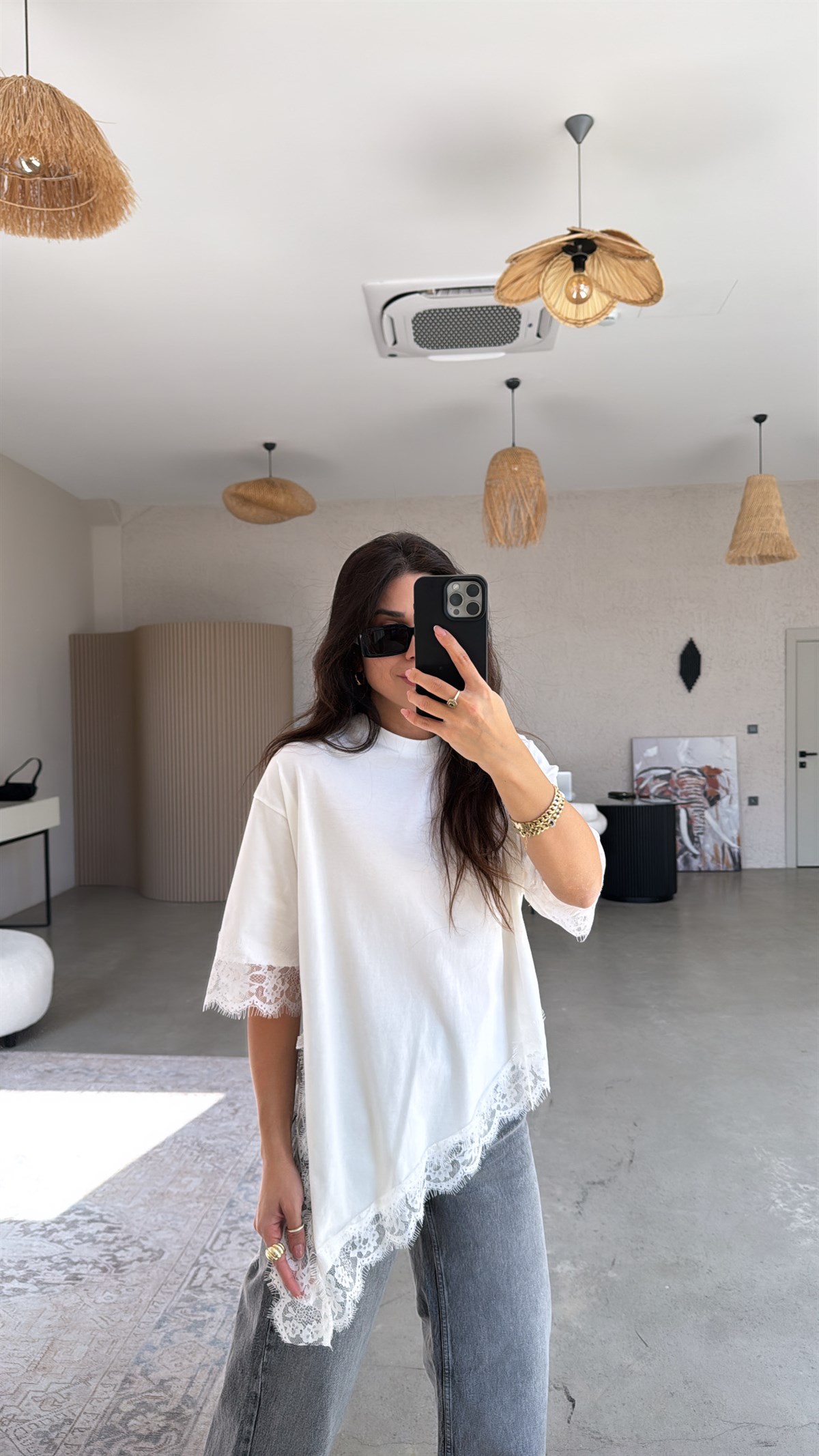 Beyaz Asimetrik Pamuk Dantelli Tshirt