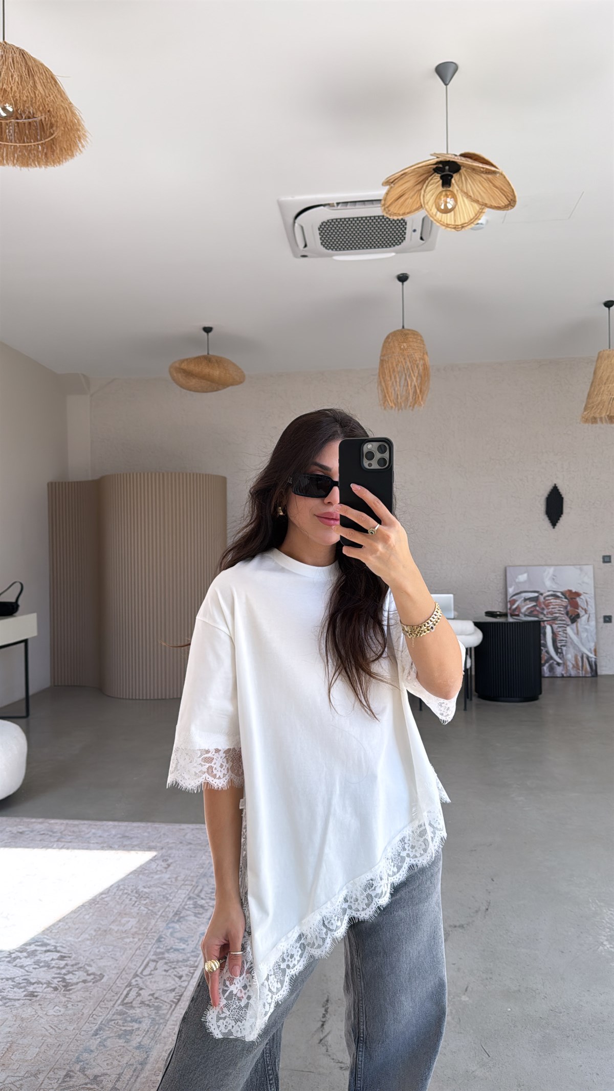 Beyaz Asimetrik Pamuk Dantelli Tshirt