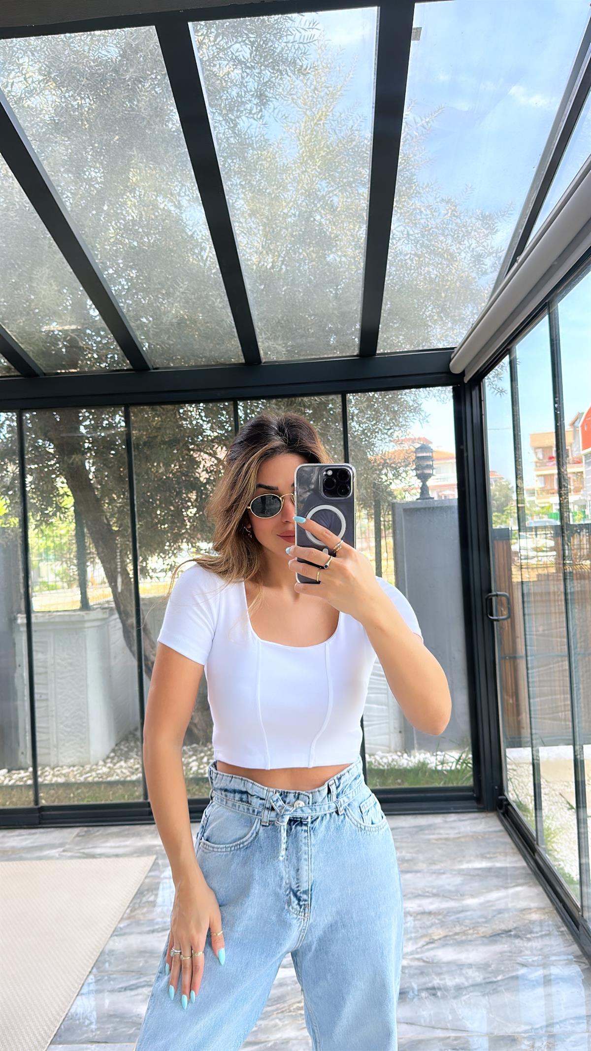 Beyaz Basic Dikişli Crop