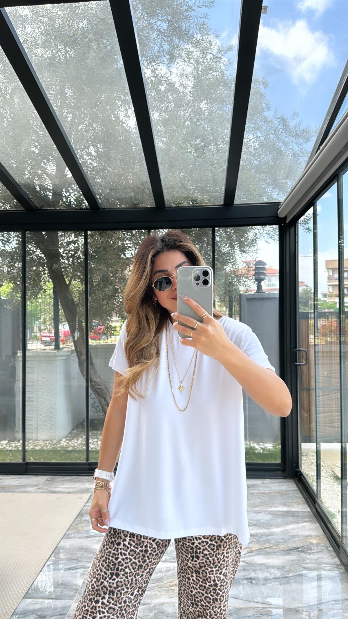 Beyaz Bisiklet Yaka Basic Tshirt