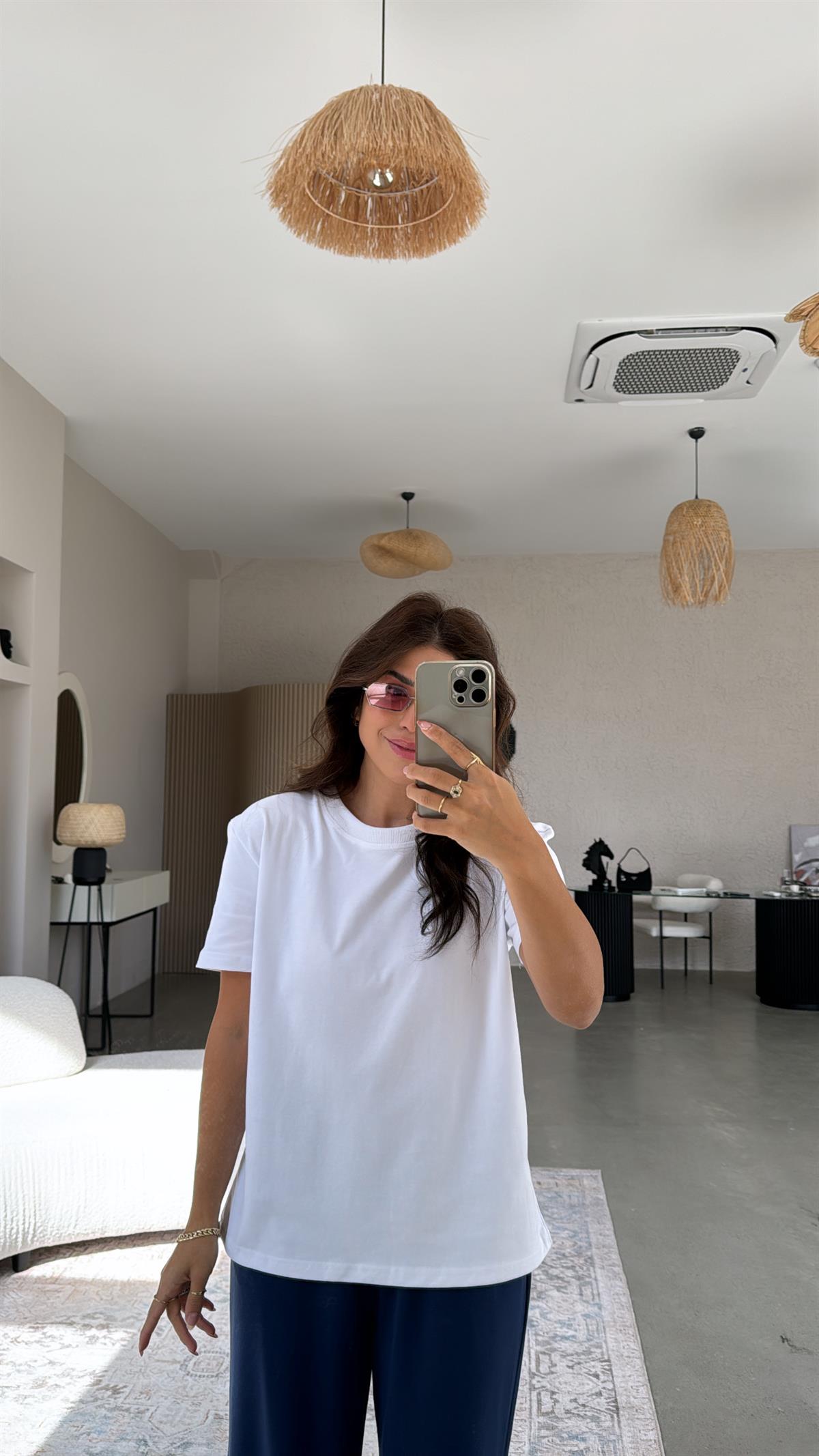 Beyaz Buketteke Premium Basic Tshirt