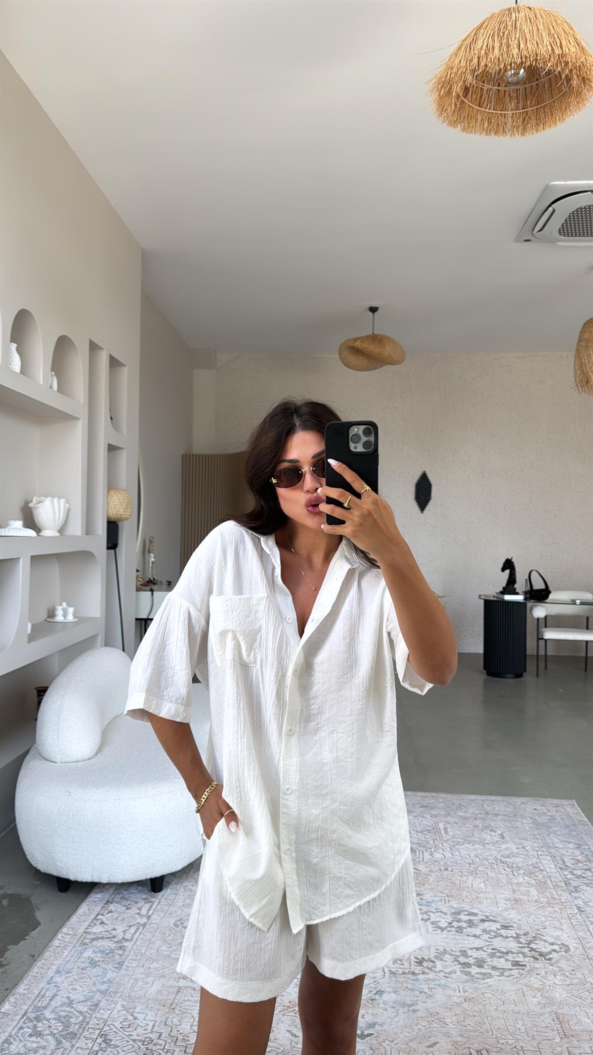 Beyaz Çilek Kumaş Şort Gömlek Takım