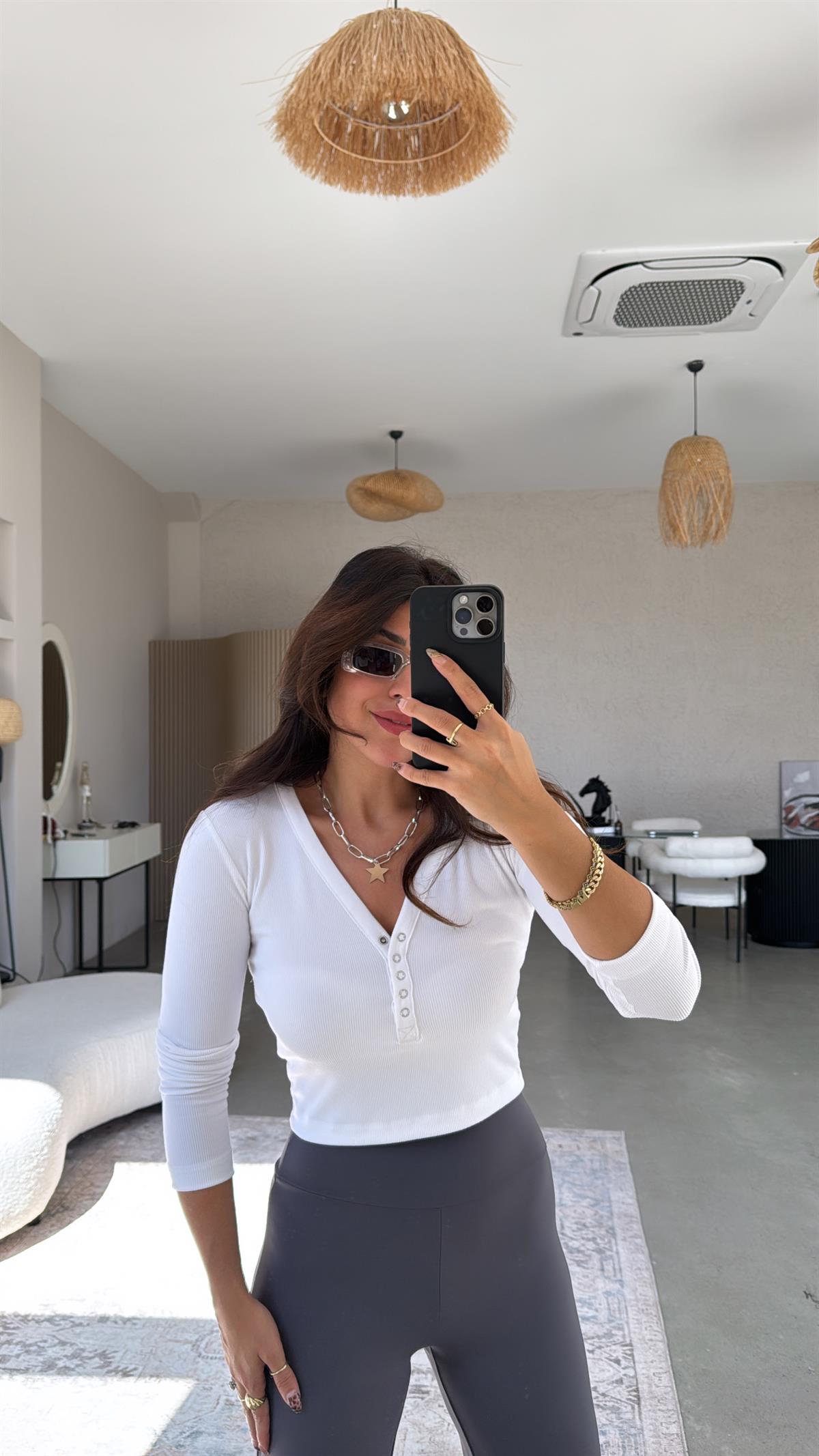 Beyaz Çıtçıtlı Ribana Bluz