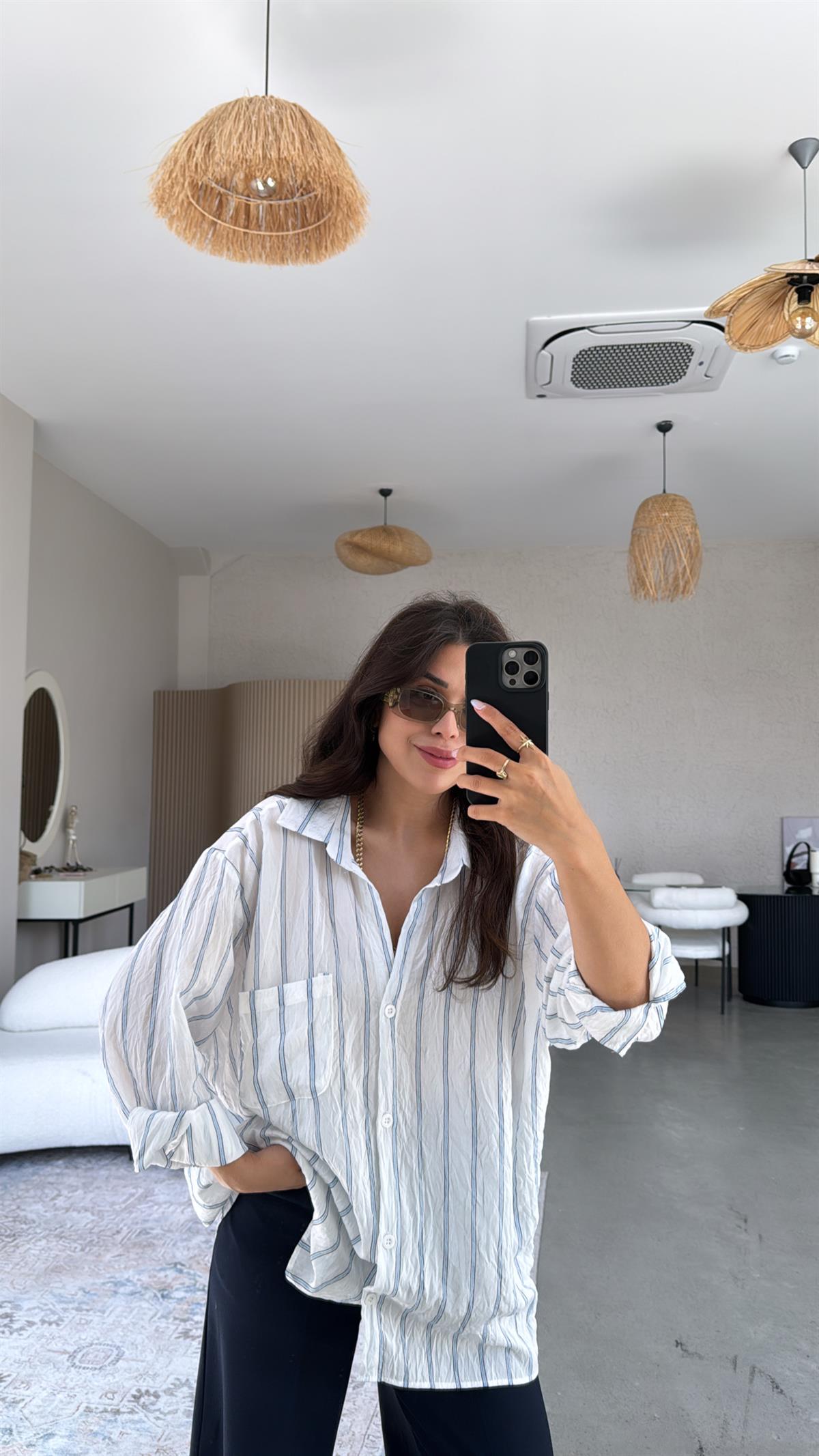 Beyaz Çizgili Kırışık Gömlek